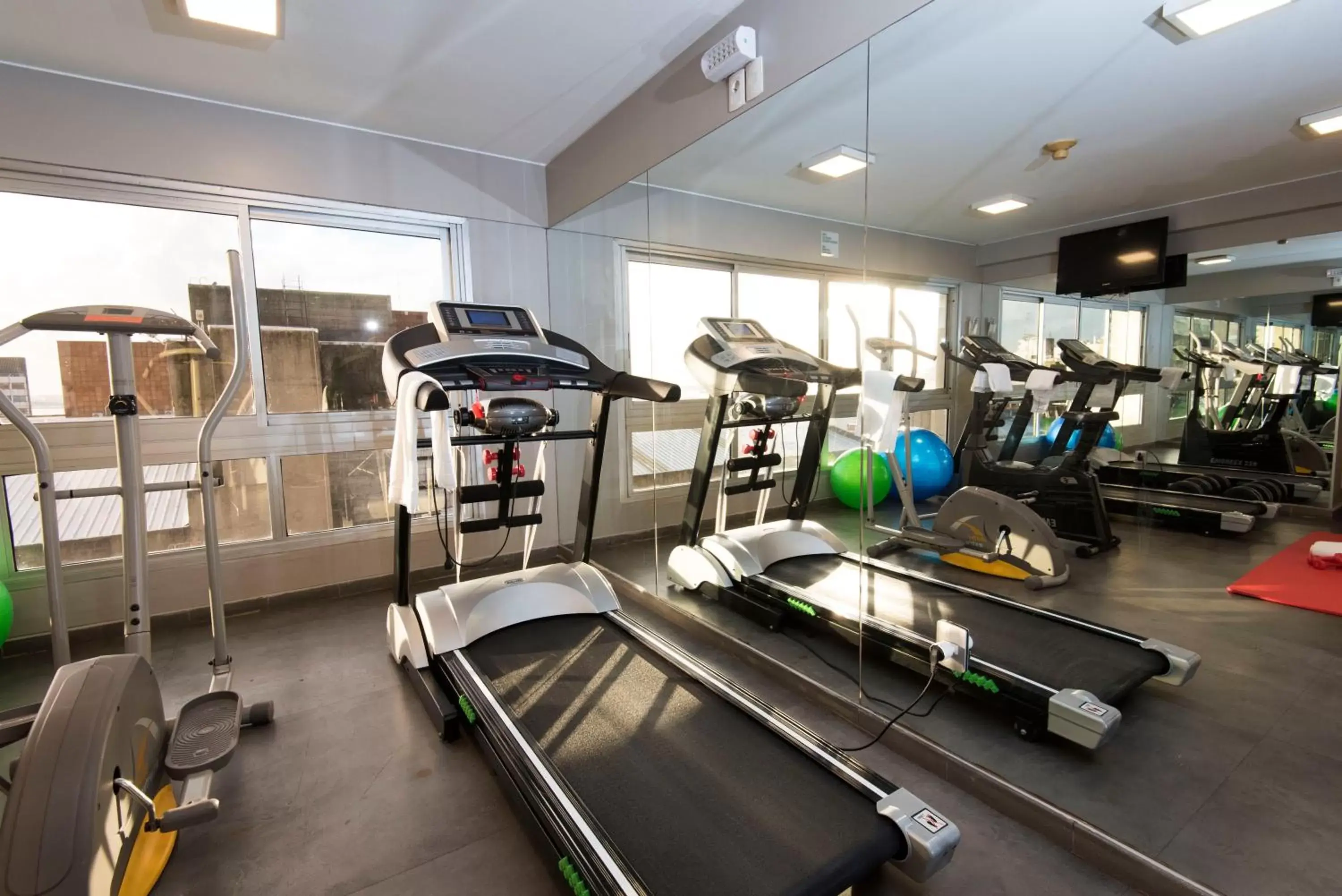 Fitness centre/facilities, Fitness Center/Facilities in Holiday Inn Montevideo, an IHG Hotel