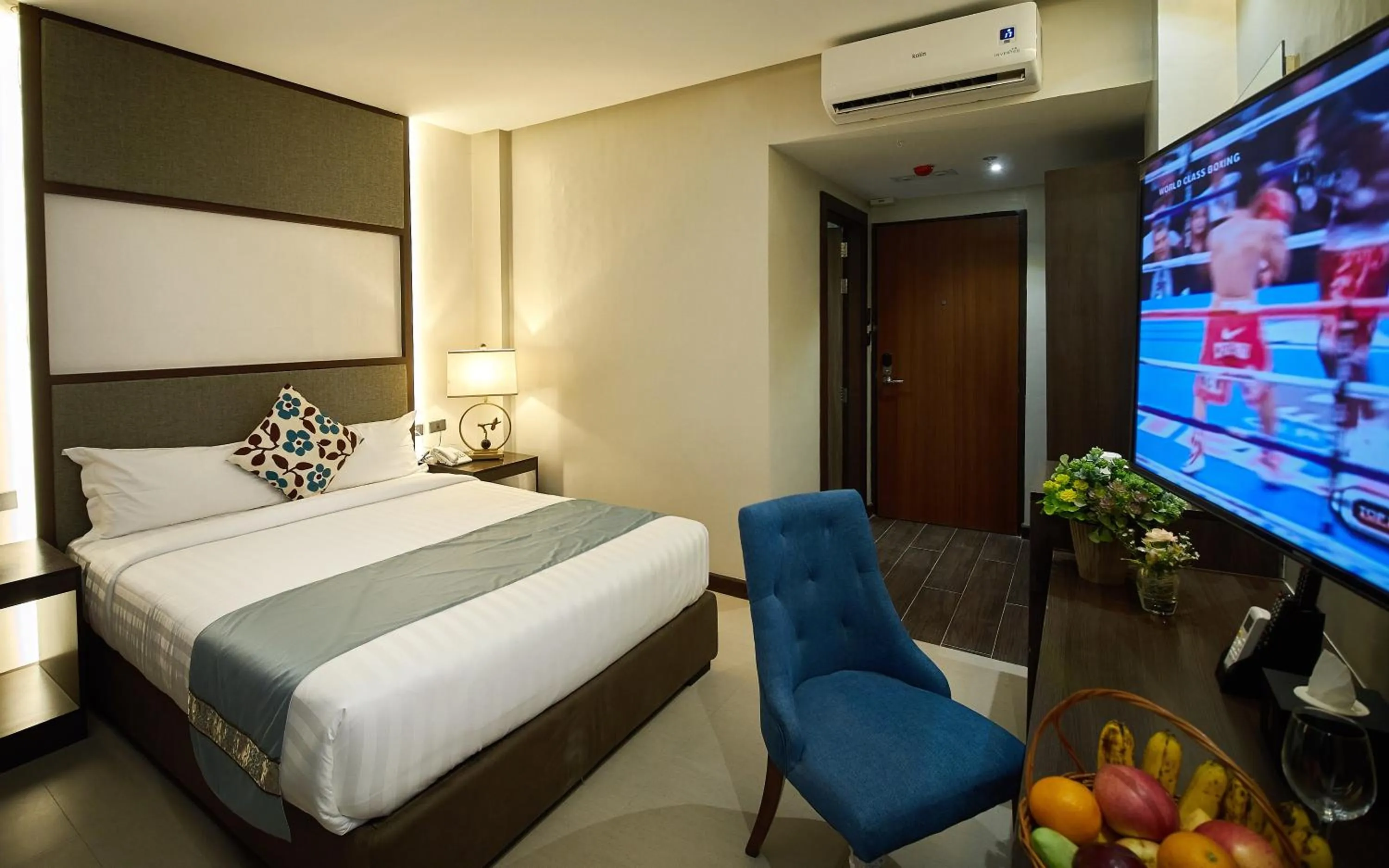 Standard Queen Room in J7 Plaza Hotel