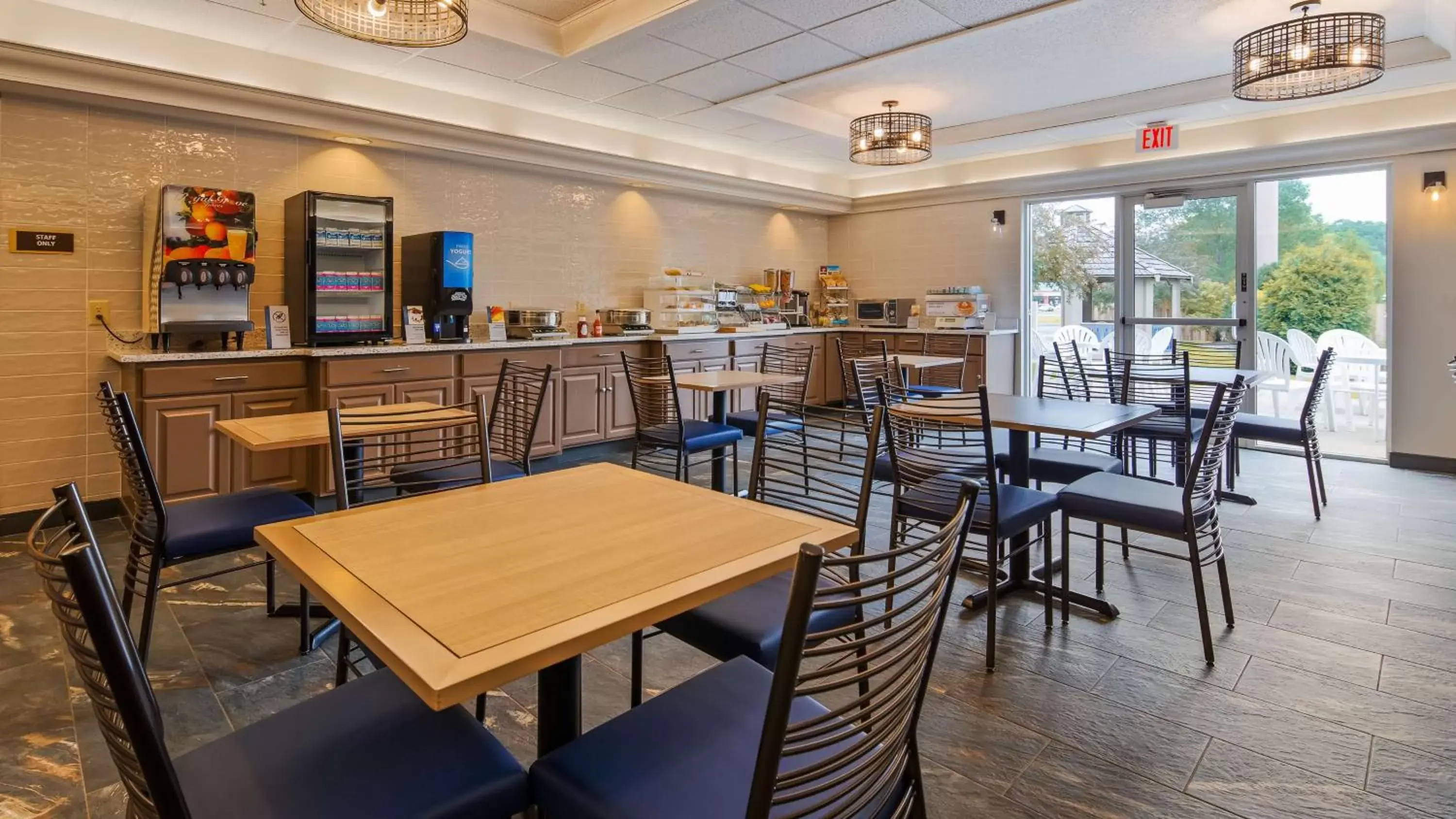Restaurant/Places to Eat in Best Western Plus Hudson I-94