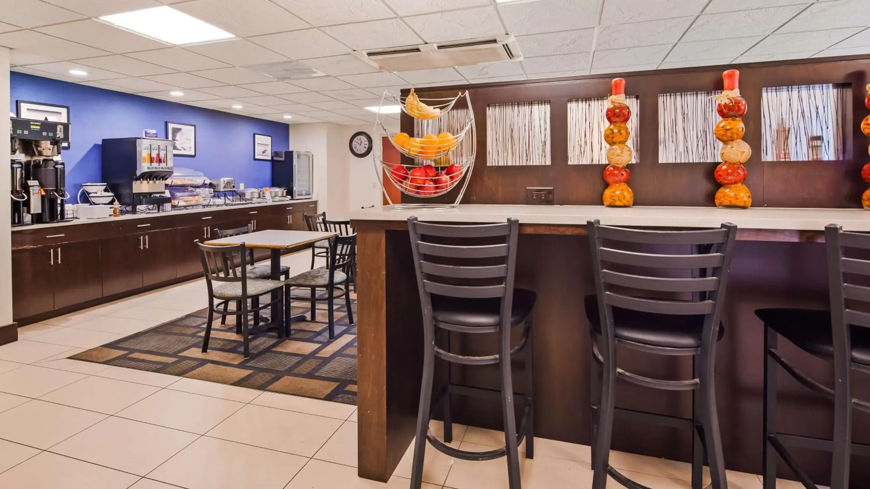 Restaurant/Places to Eat in Best Western Plus Berkshire Hills Inn & Suites