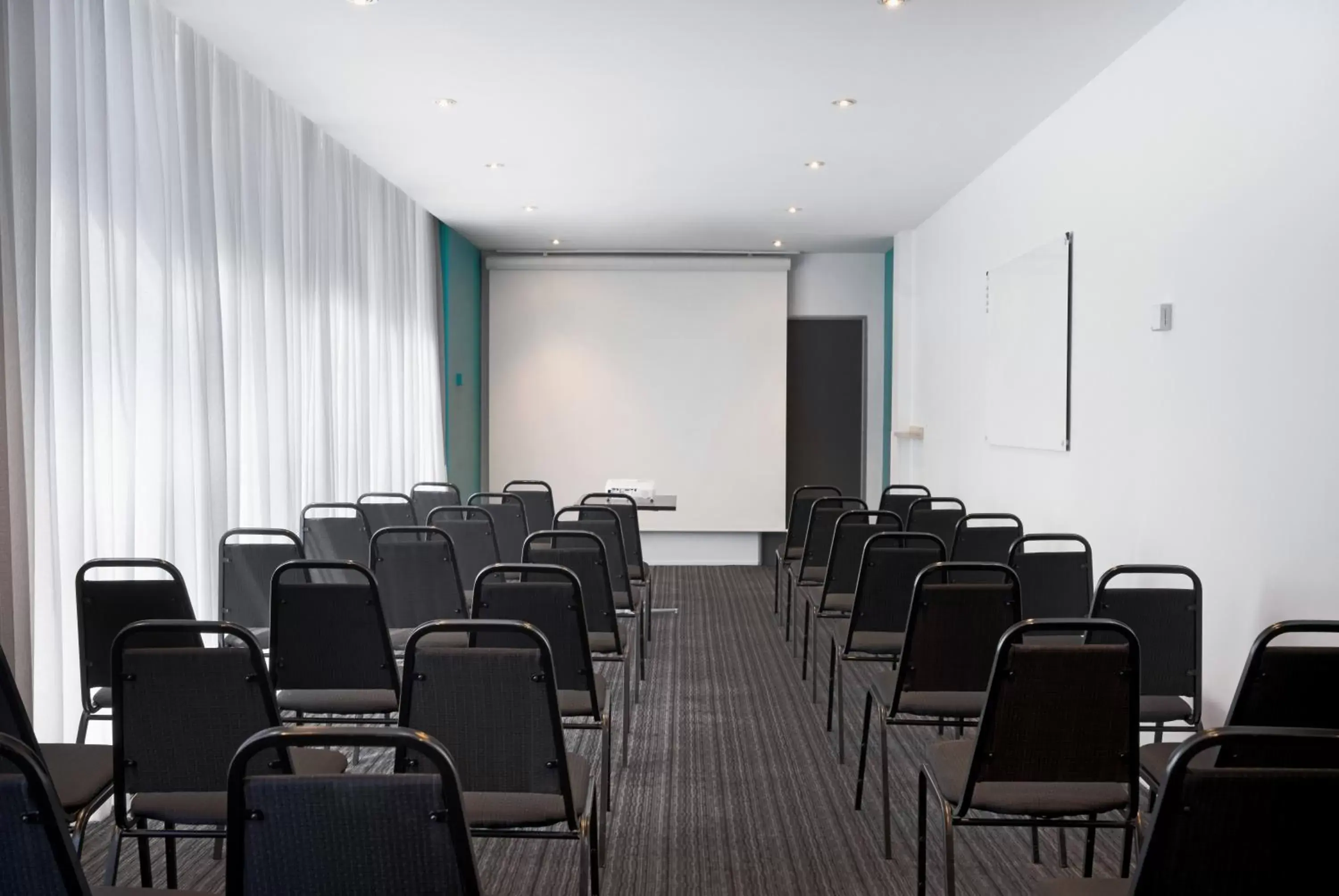 Meeting/conference room in Park Regis Griffin Suites