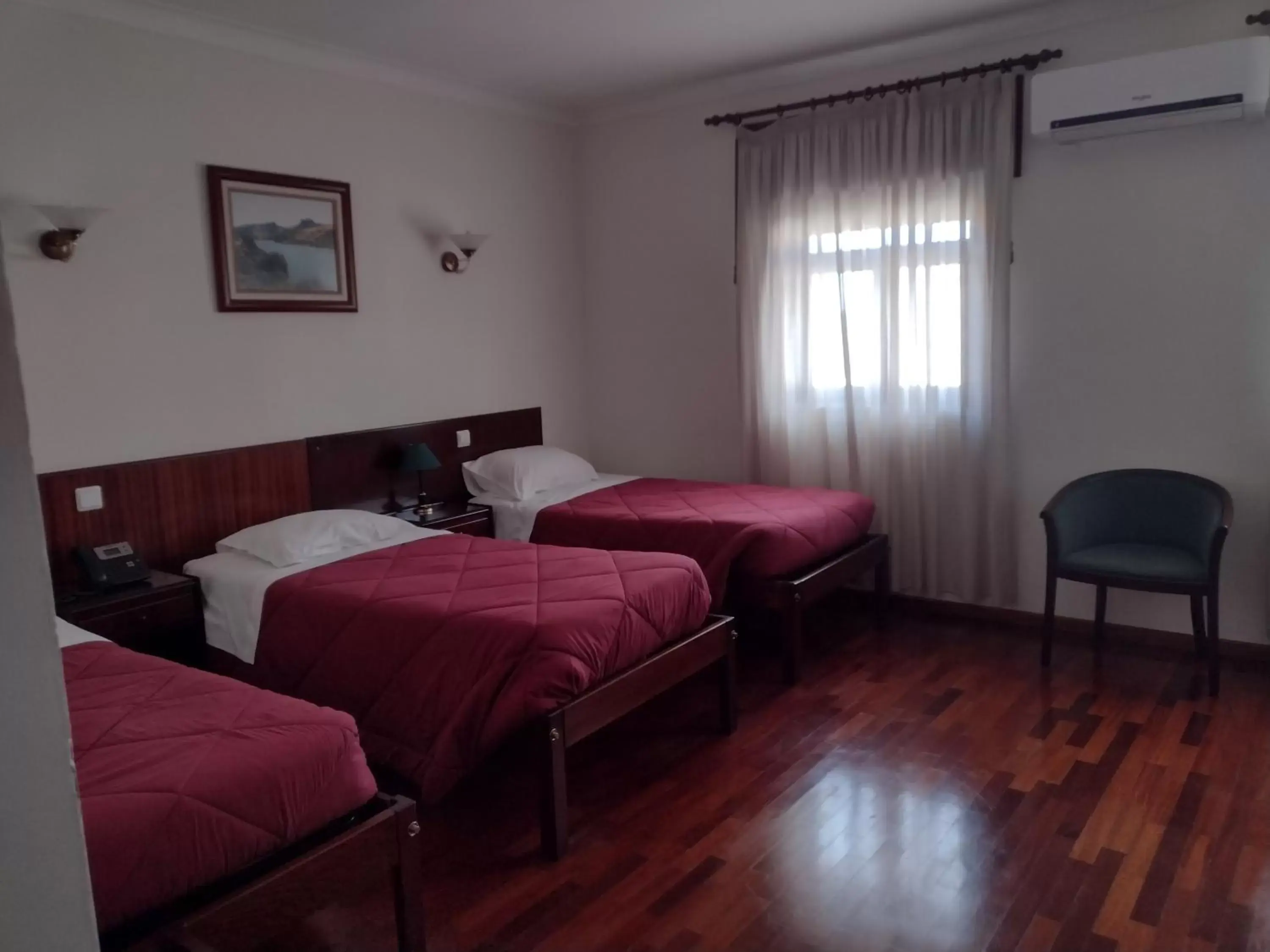 Basic Triple Room in Hotel Trindade Coelho