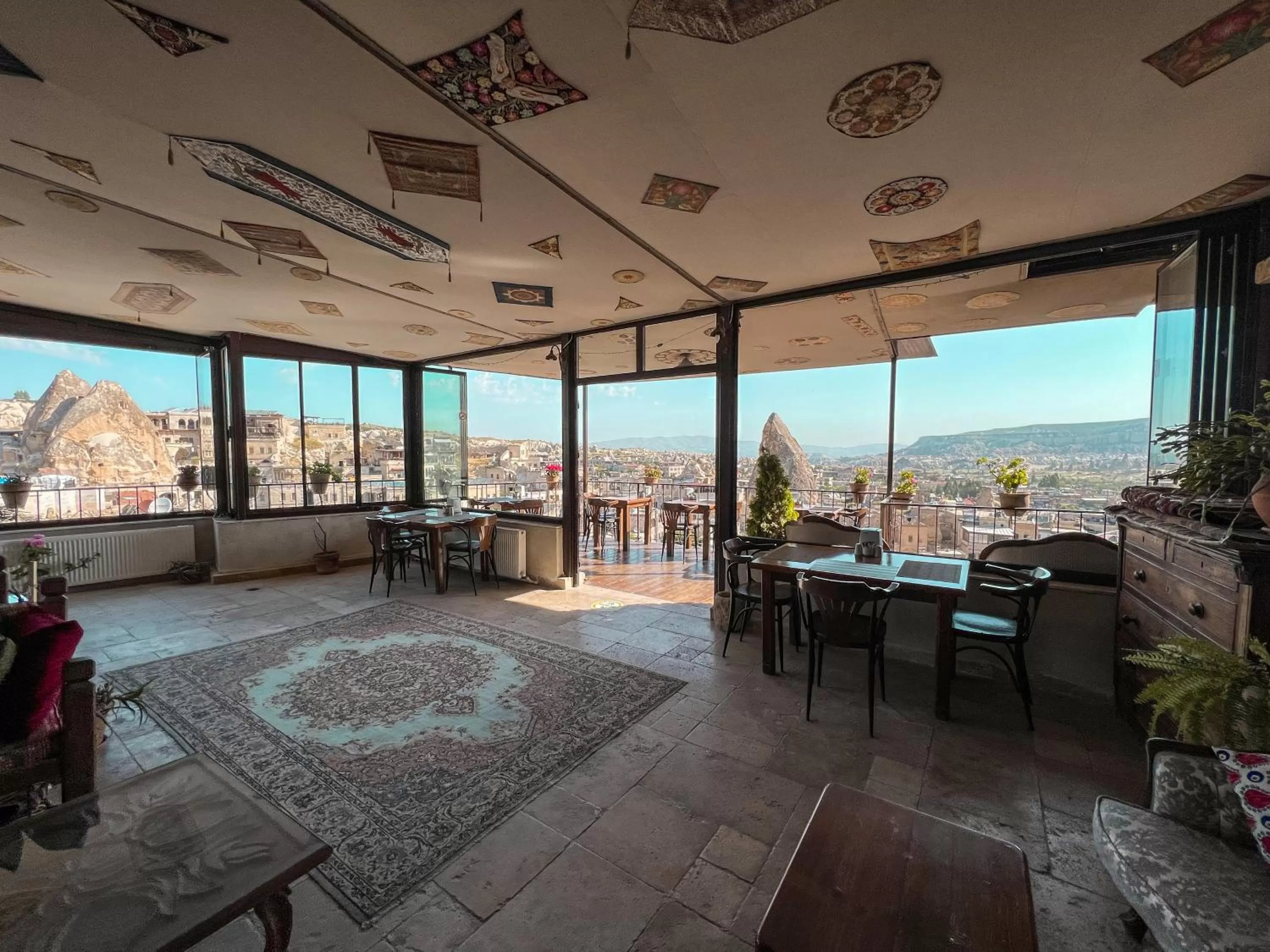 Property building in Vista Cave Hotel