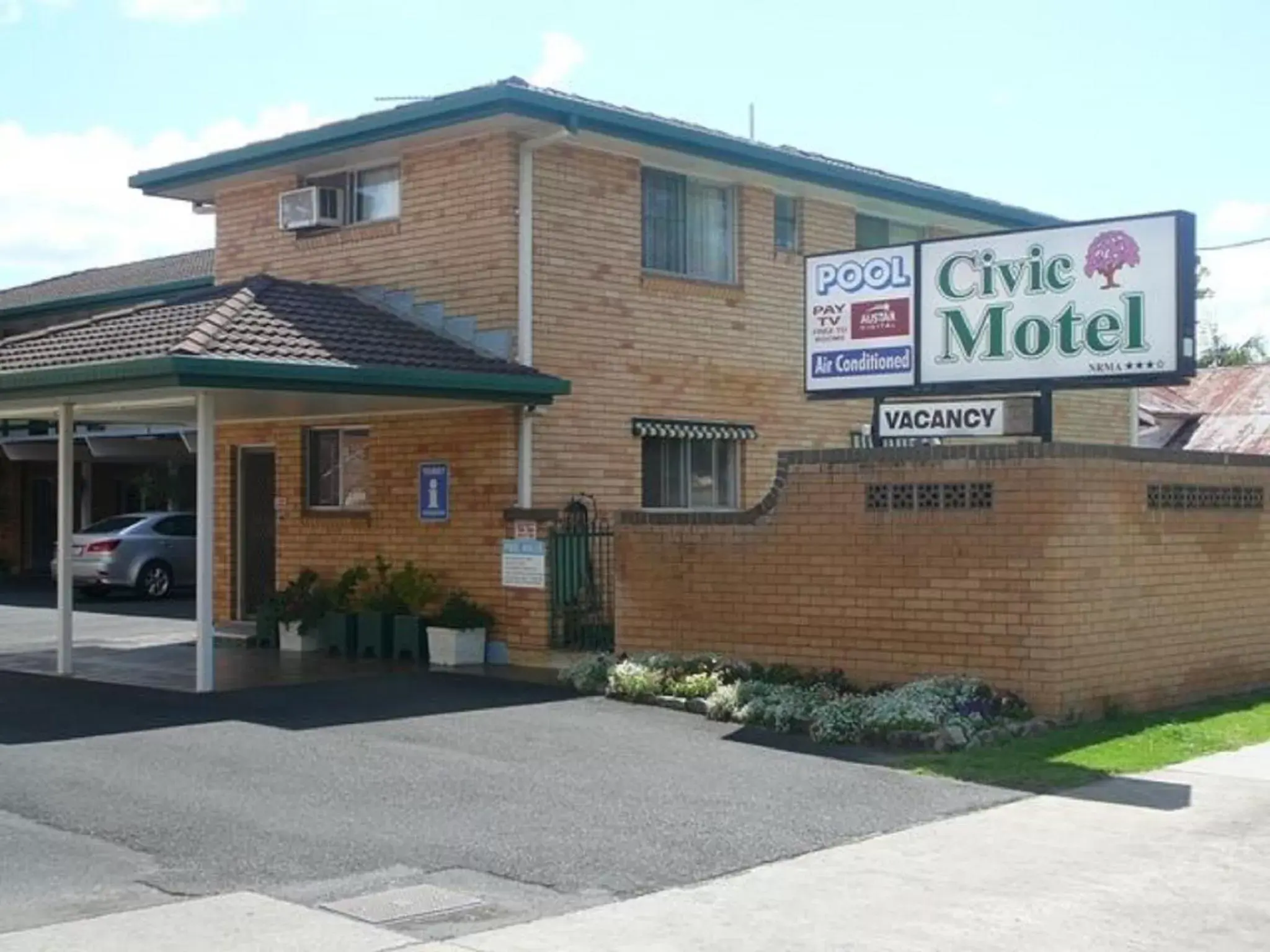 Facade/entrance, Property Building in Civic Motel Grafton