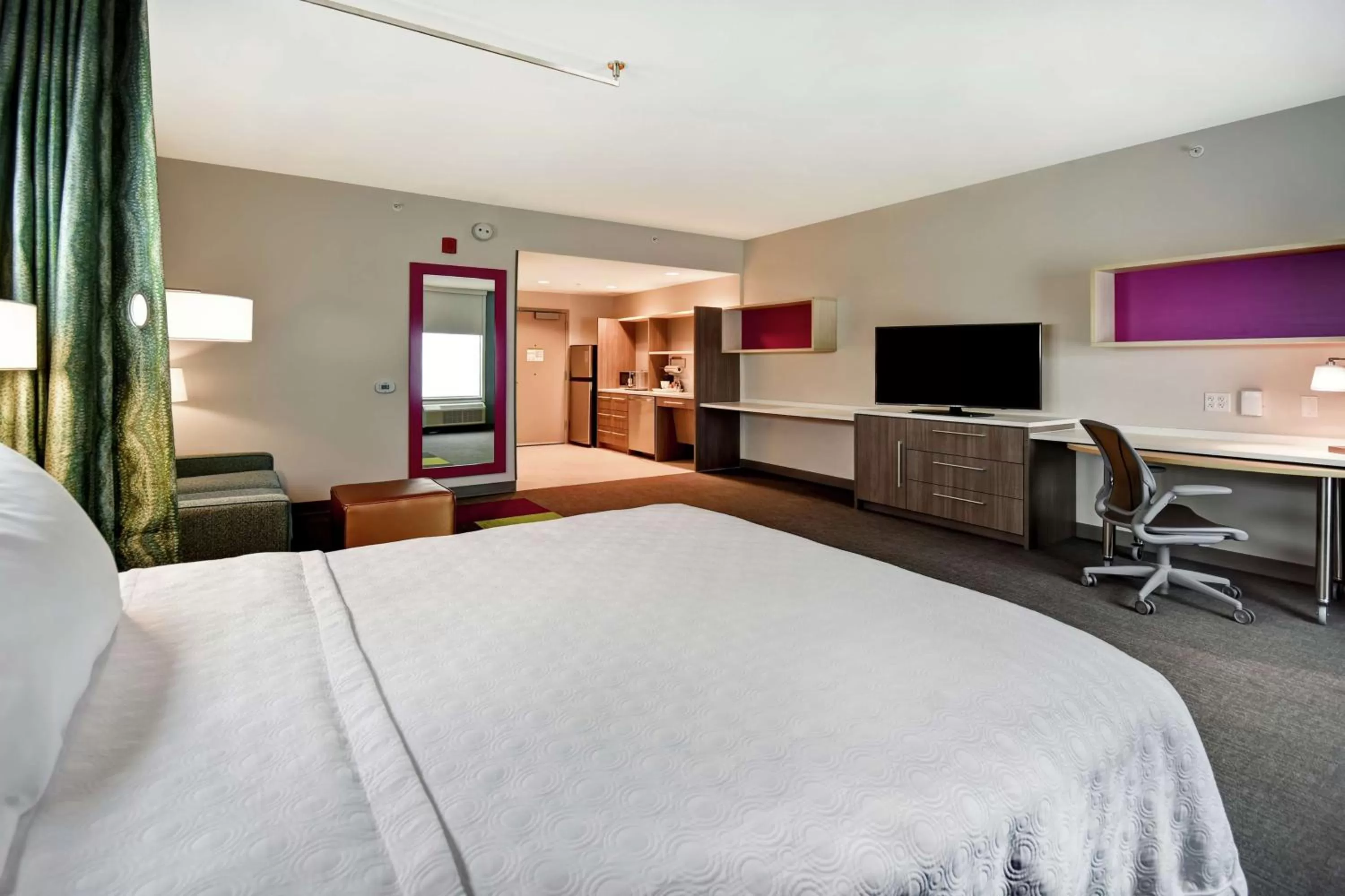 Bedroom, Bed in Home2 Suites By Hilton Eagan Minneapolis