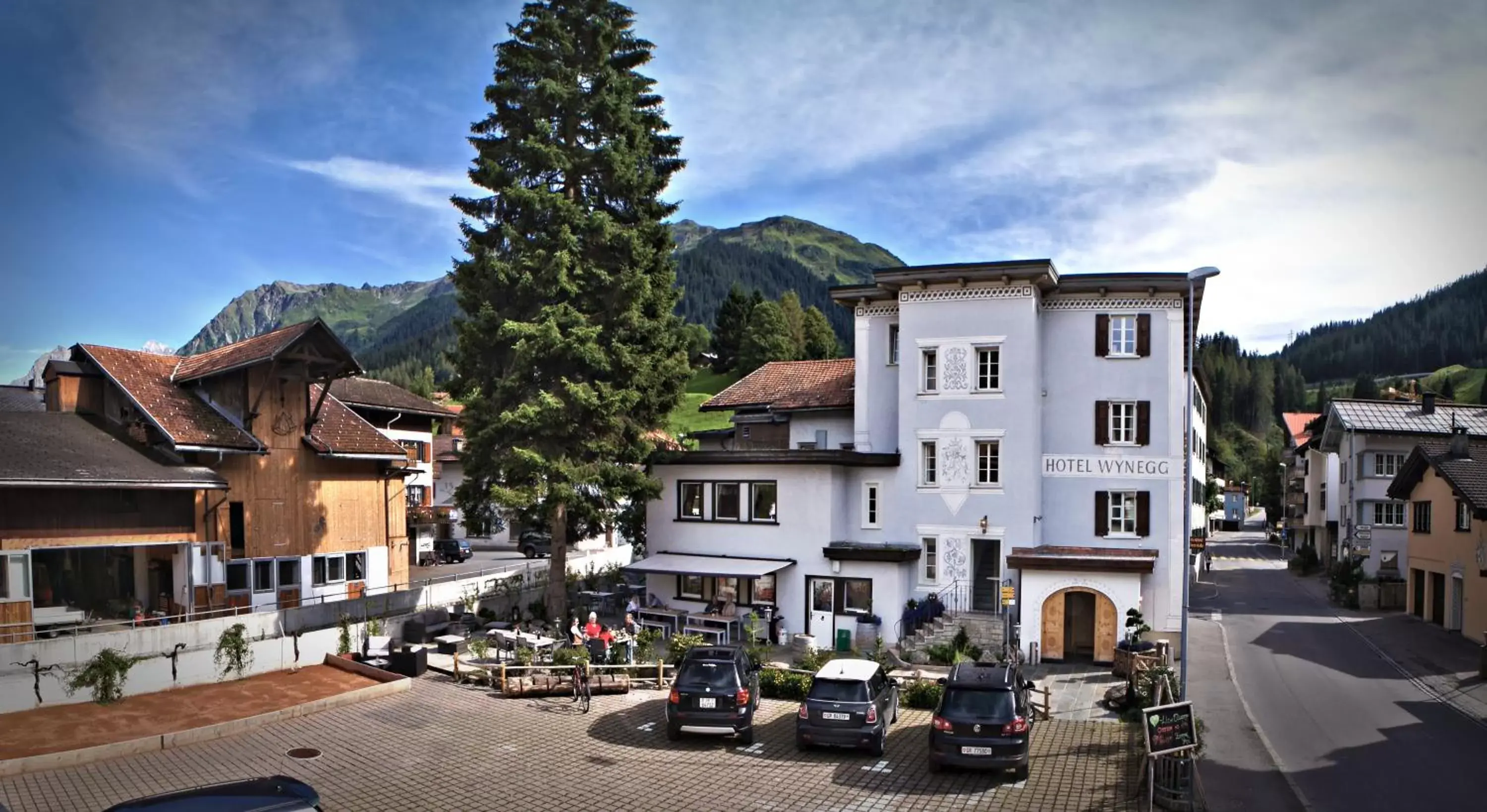 Facade/entrance, Property Building in Hotel Wynegg