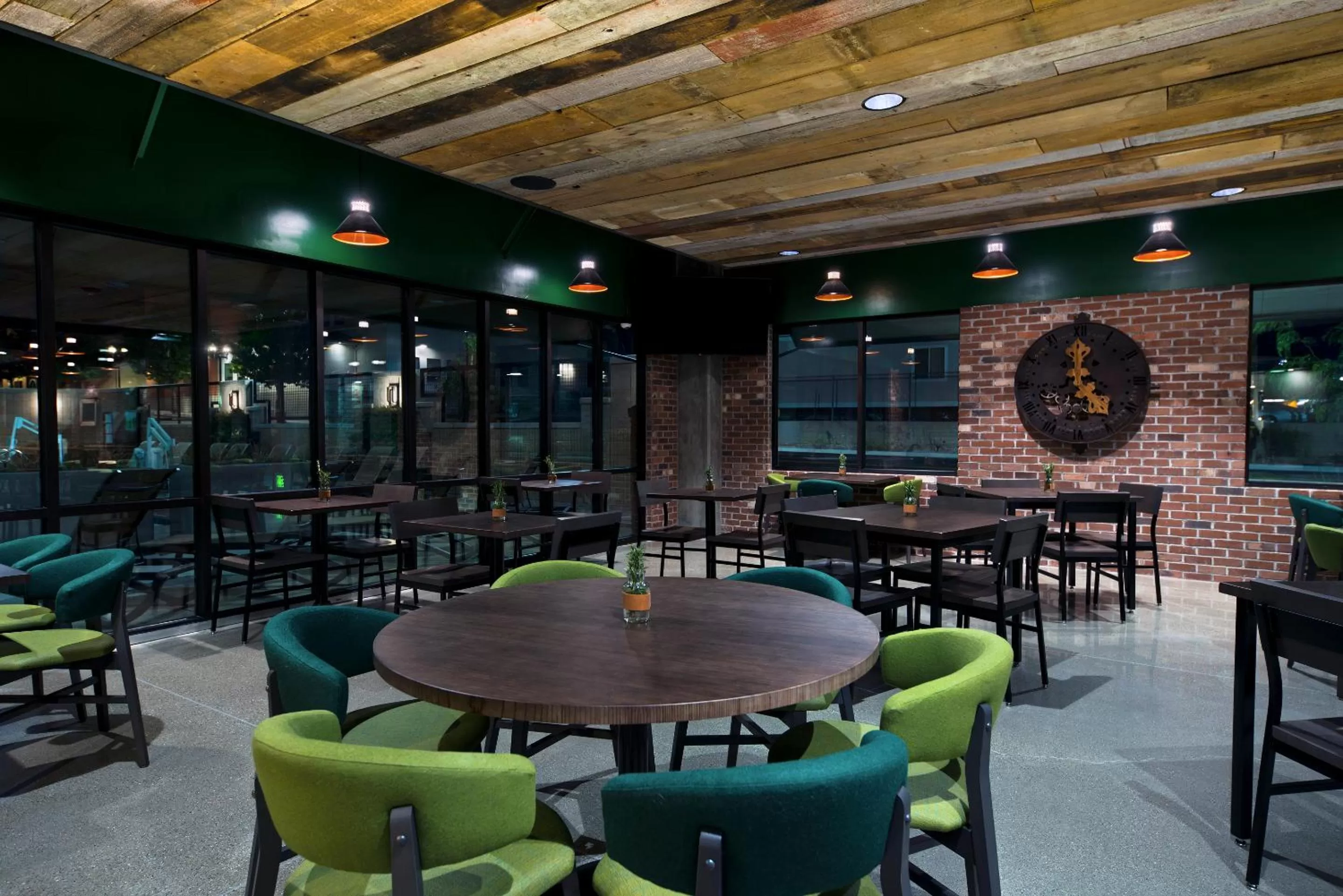 Restaurant/places to eat in Oxford Suites Paso Robles