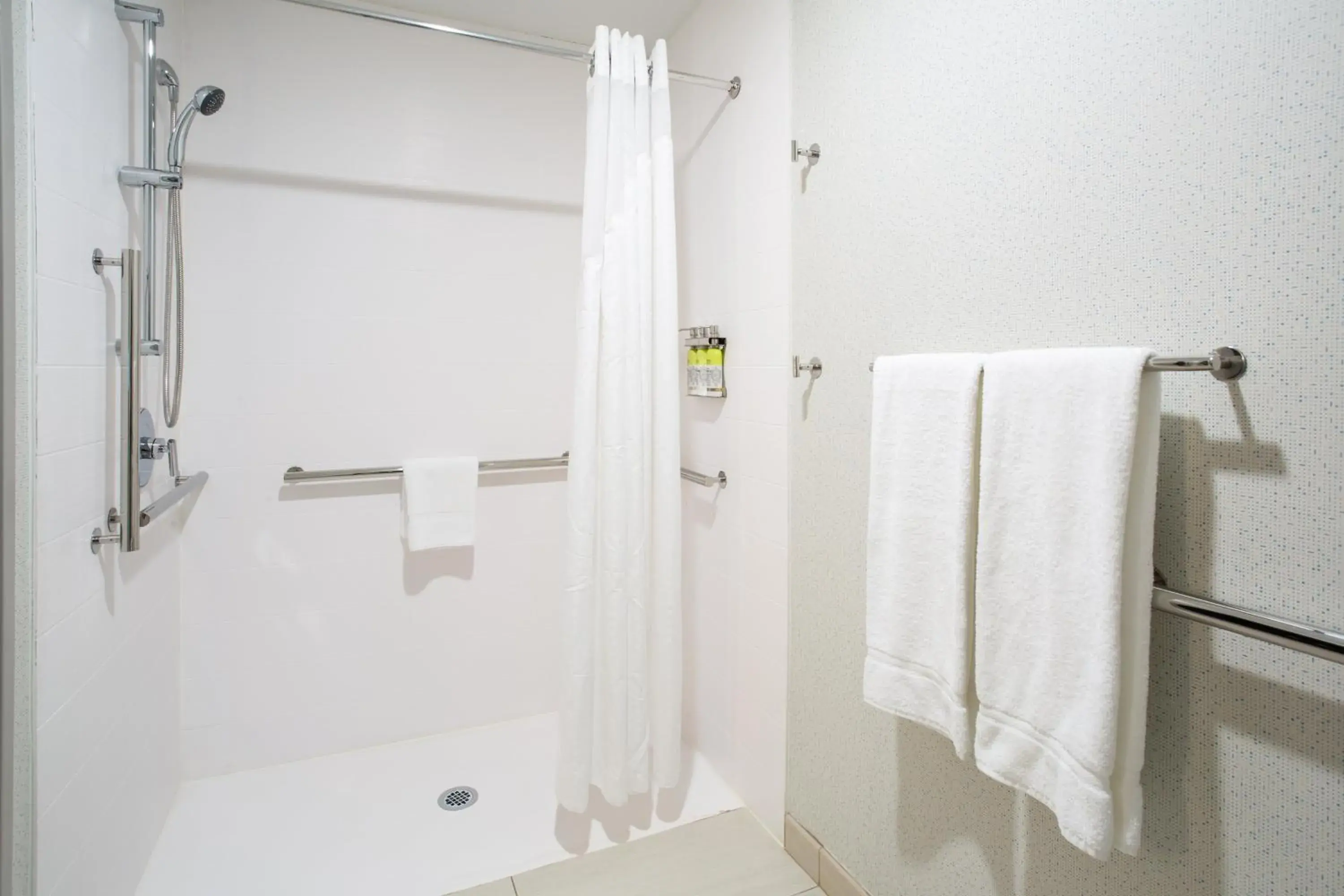 Bathroom in Holiday Inn Express & Suites Lincoln City, an IHG Hotel