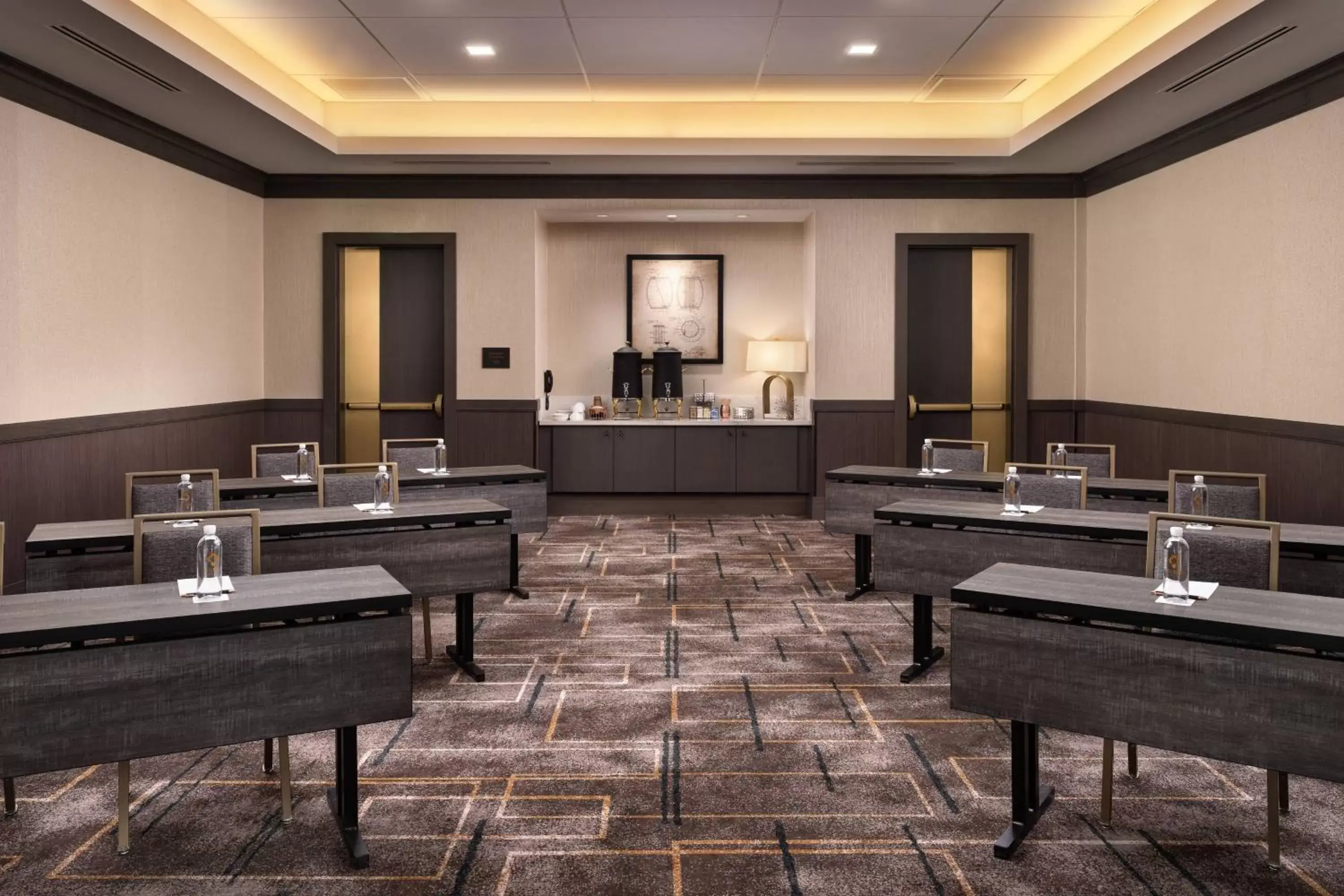 Meeting/conference room in Hotel Distil, Autograph Collection