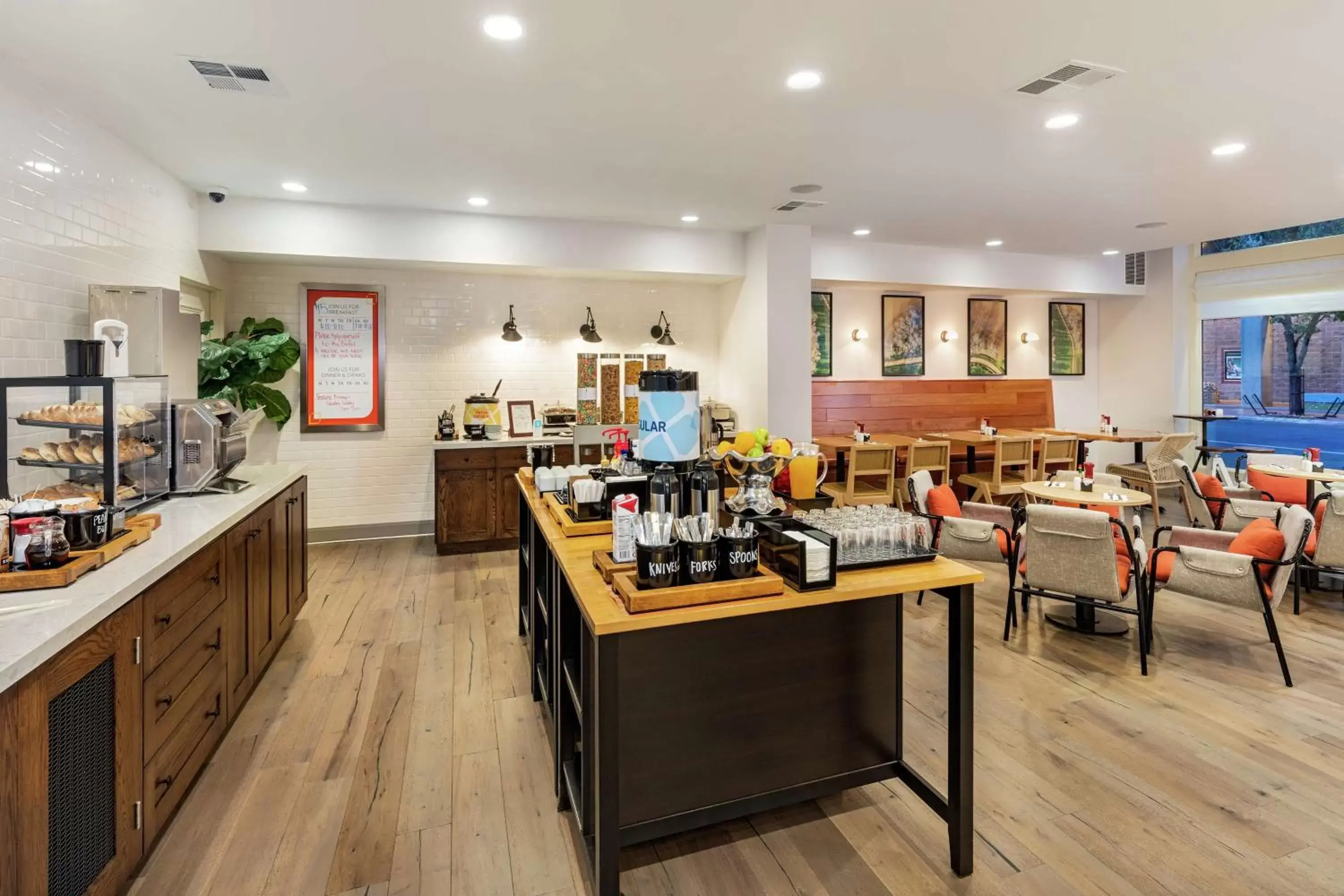 Breakfast, Restaurant/Places to Eat in Hilton Garden Inn Davis Downtown