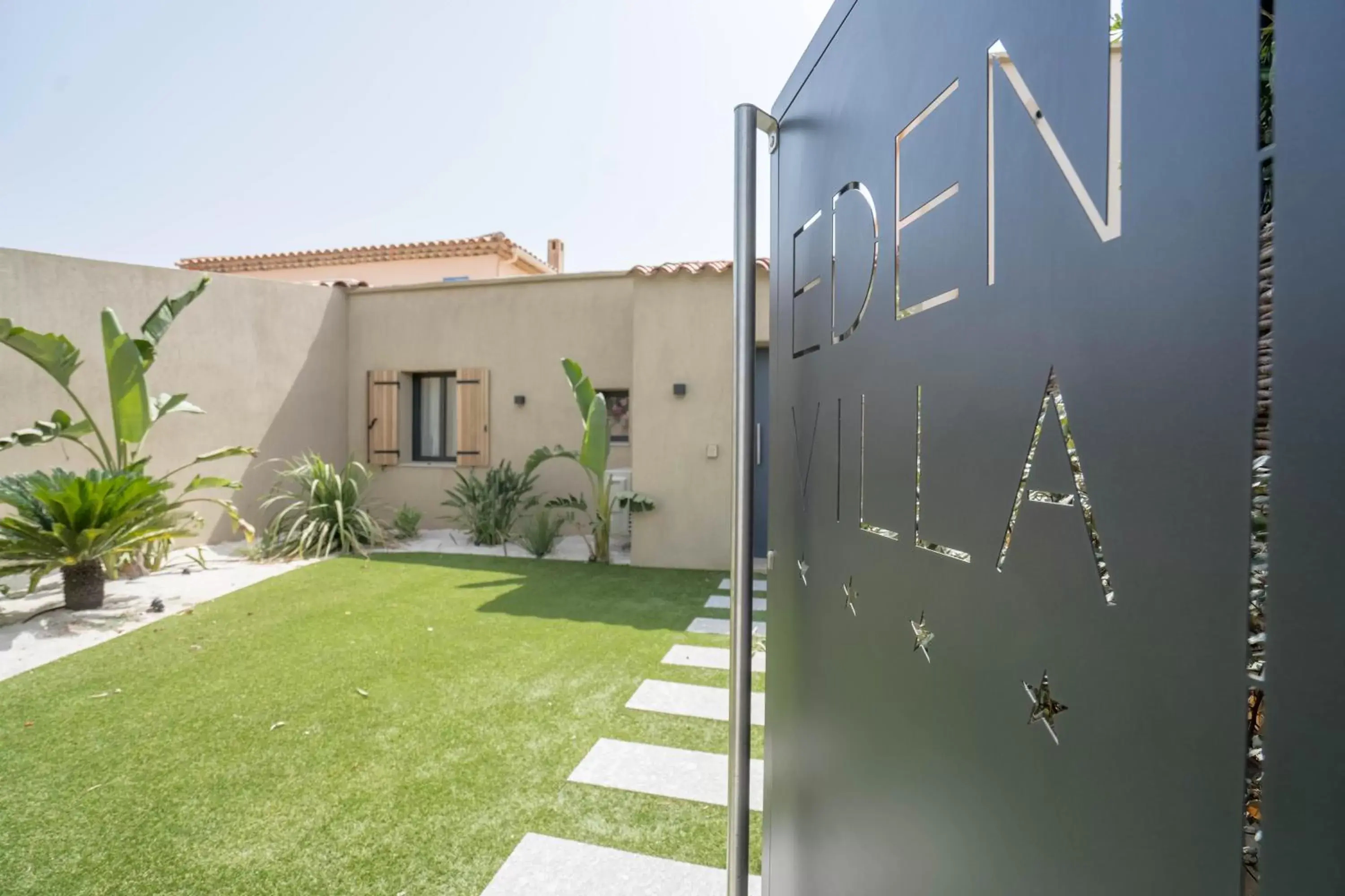 Facade/entrance, Property Building in EDEN HÔTEL