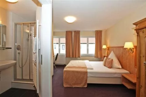 Photo of the whole room, Bed in Hotel Restaurant Adler