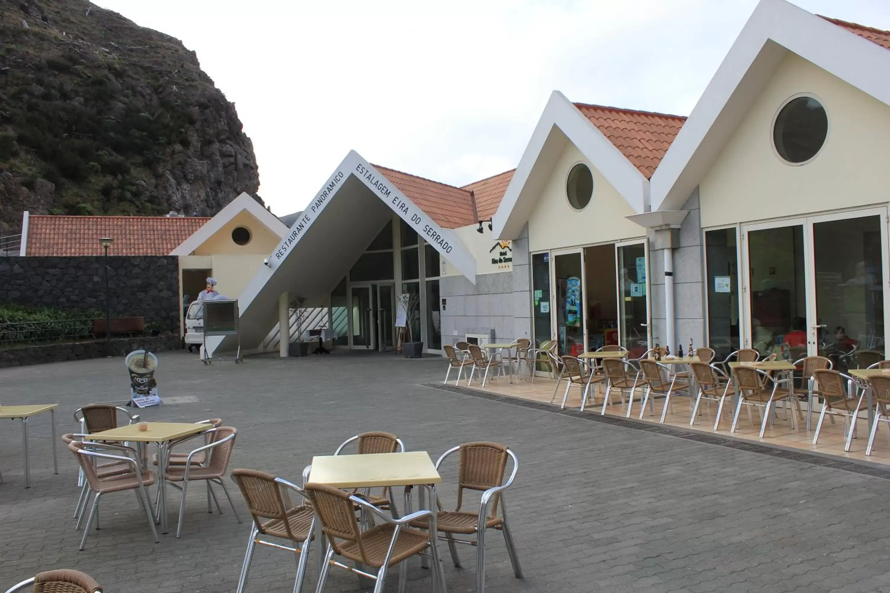 Facade/entrance, Restaurant/Places to Eat in Eira do Serrado - Hotel & Spa