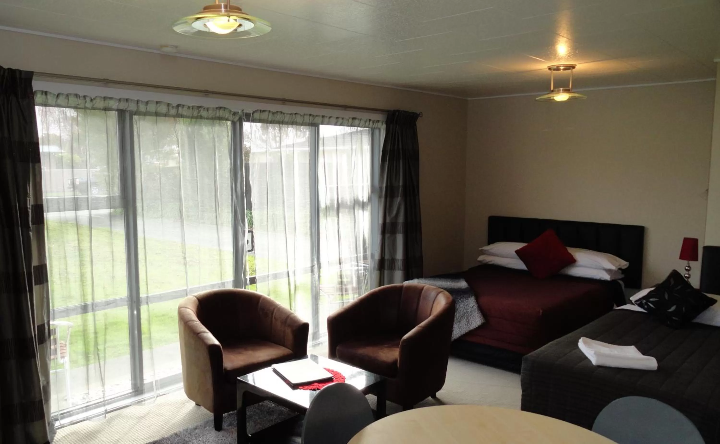 Bed in Aarburg Airport Motel