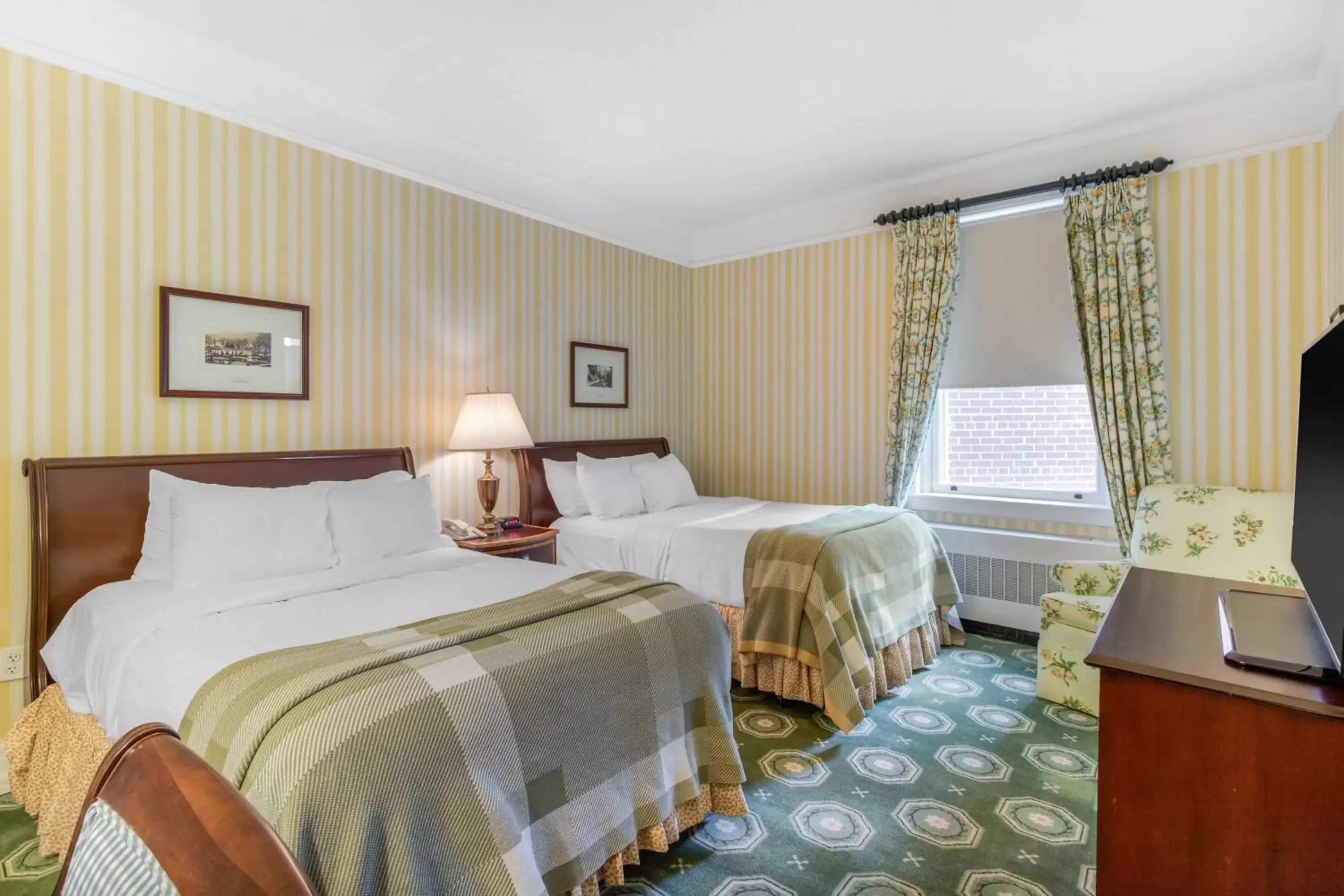 Photo of the whole room, Bed in The Omni Homestead Resort