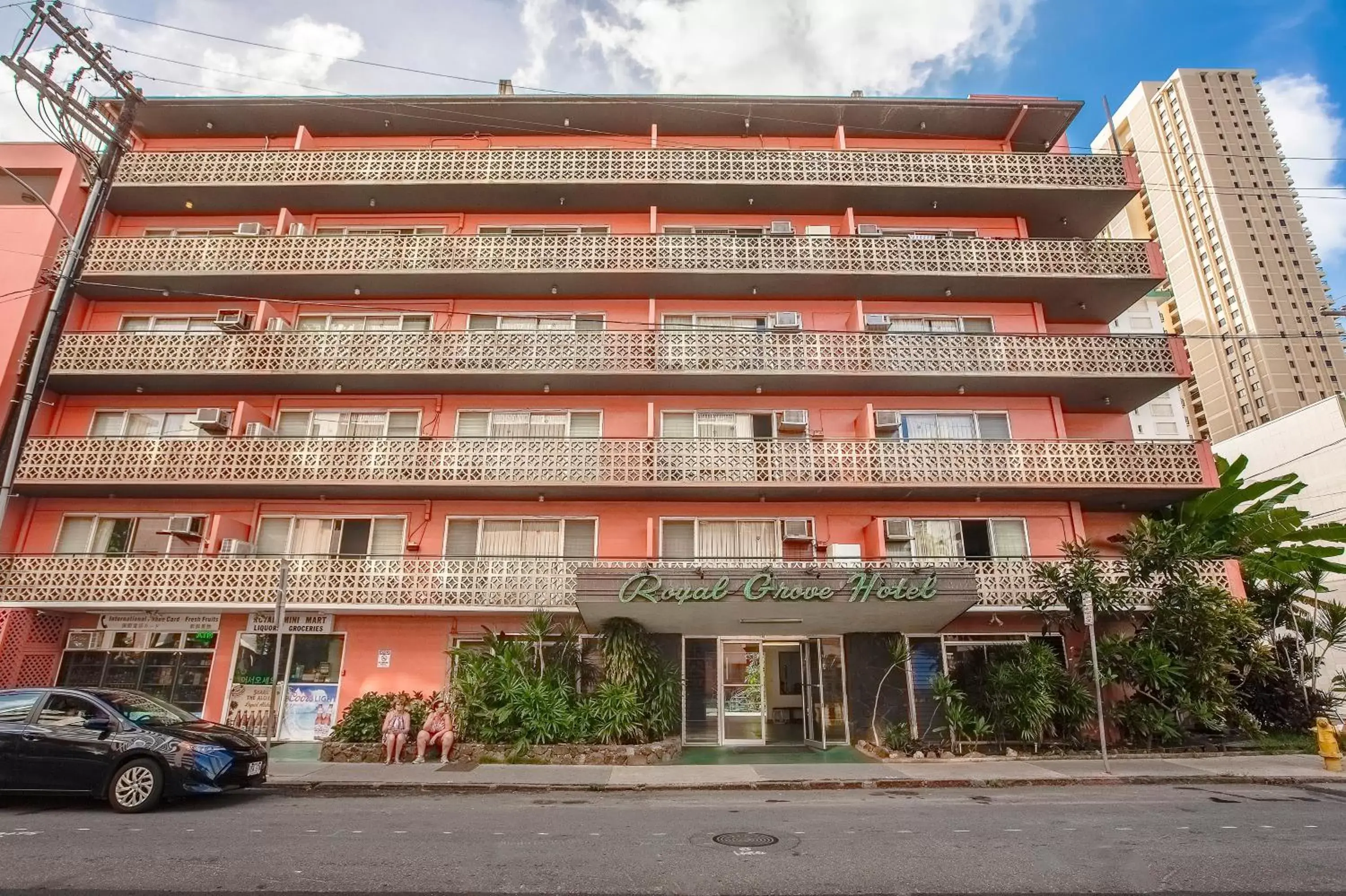 Facade/entrance, Property Building in Royal Grove Waikiki