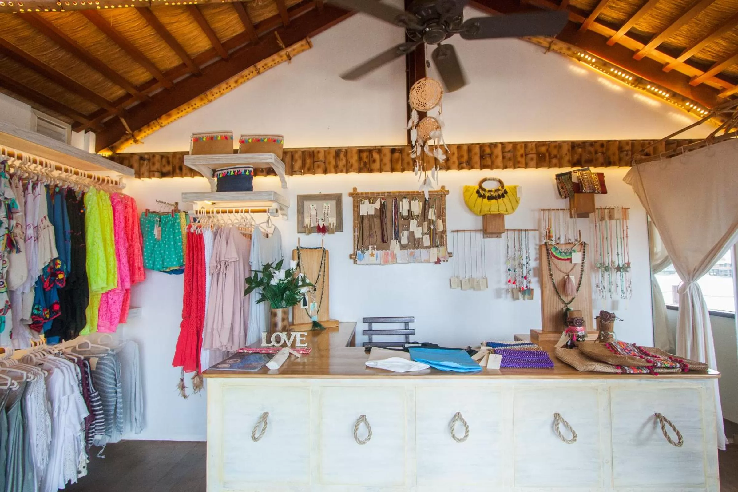 On-site shops in Cauayan Island Resort and Spa