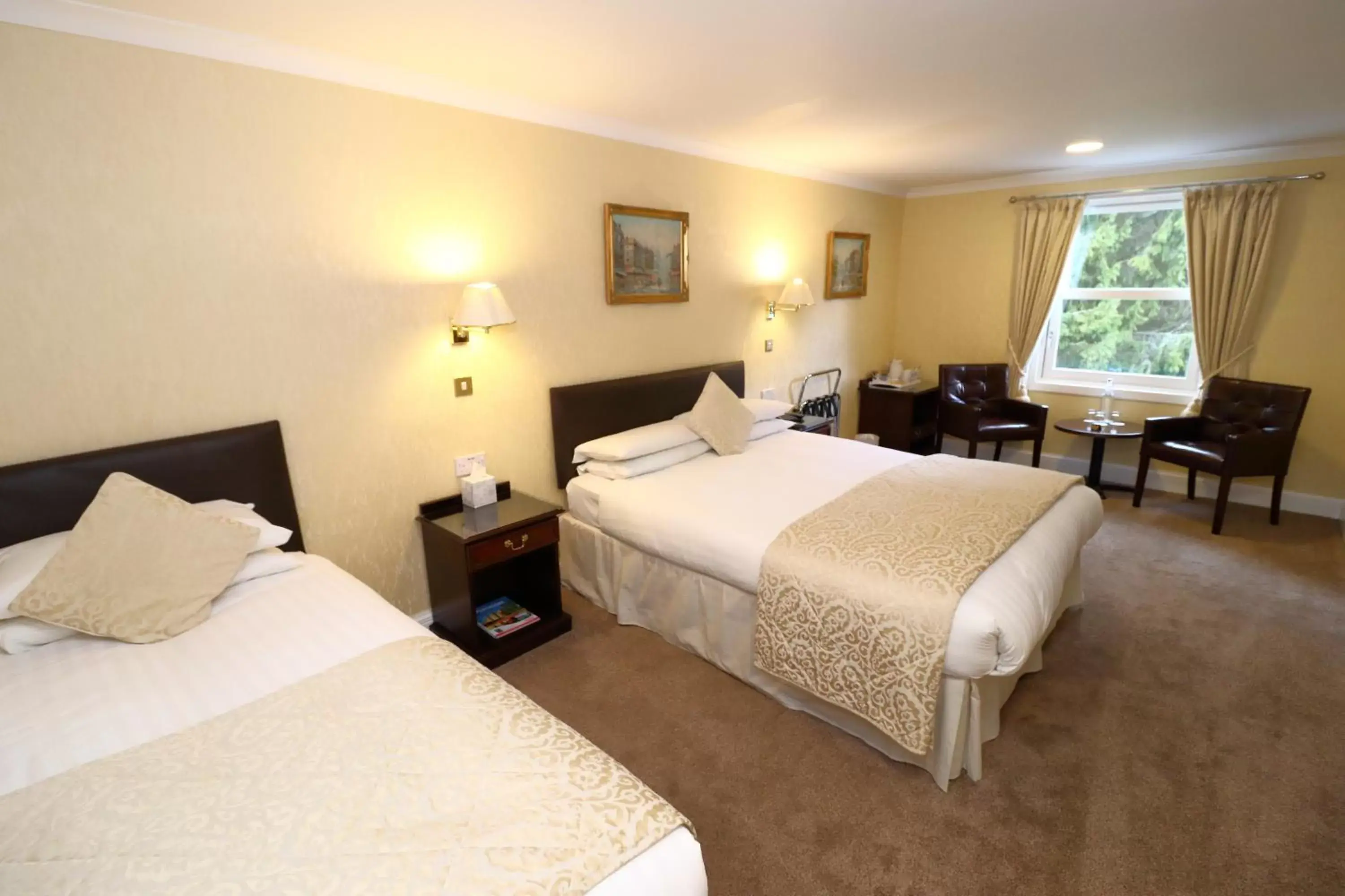 Photo of the whole room, Bed in Westlands of Pitlochry