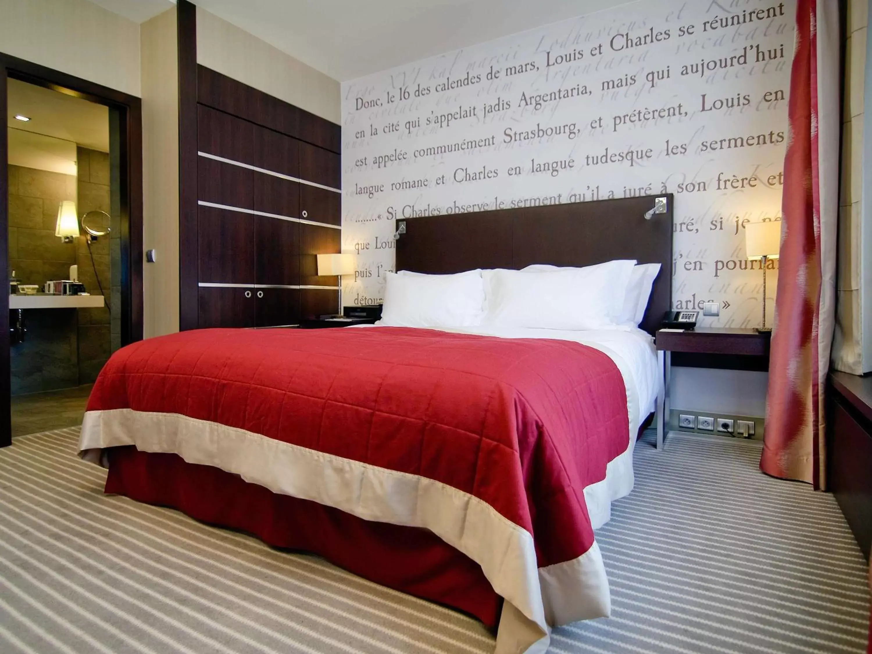 Bedroom, Bed in Sofitel Strasbourg Grande Ile