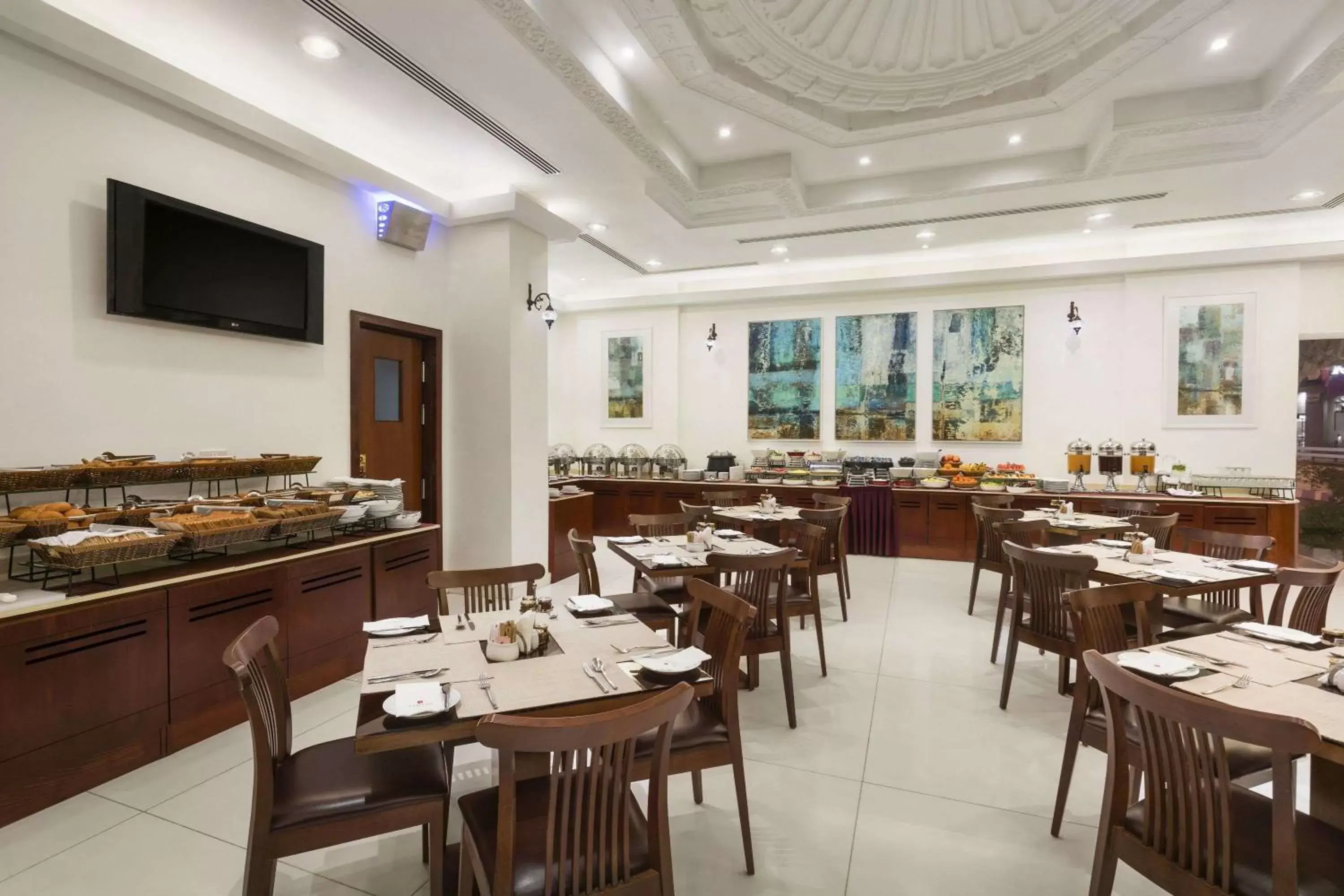 Restaurant/Places to Eat in Ramada by Wyndham Beach Hotel Ajman