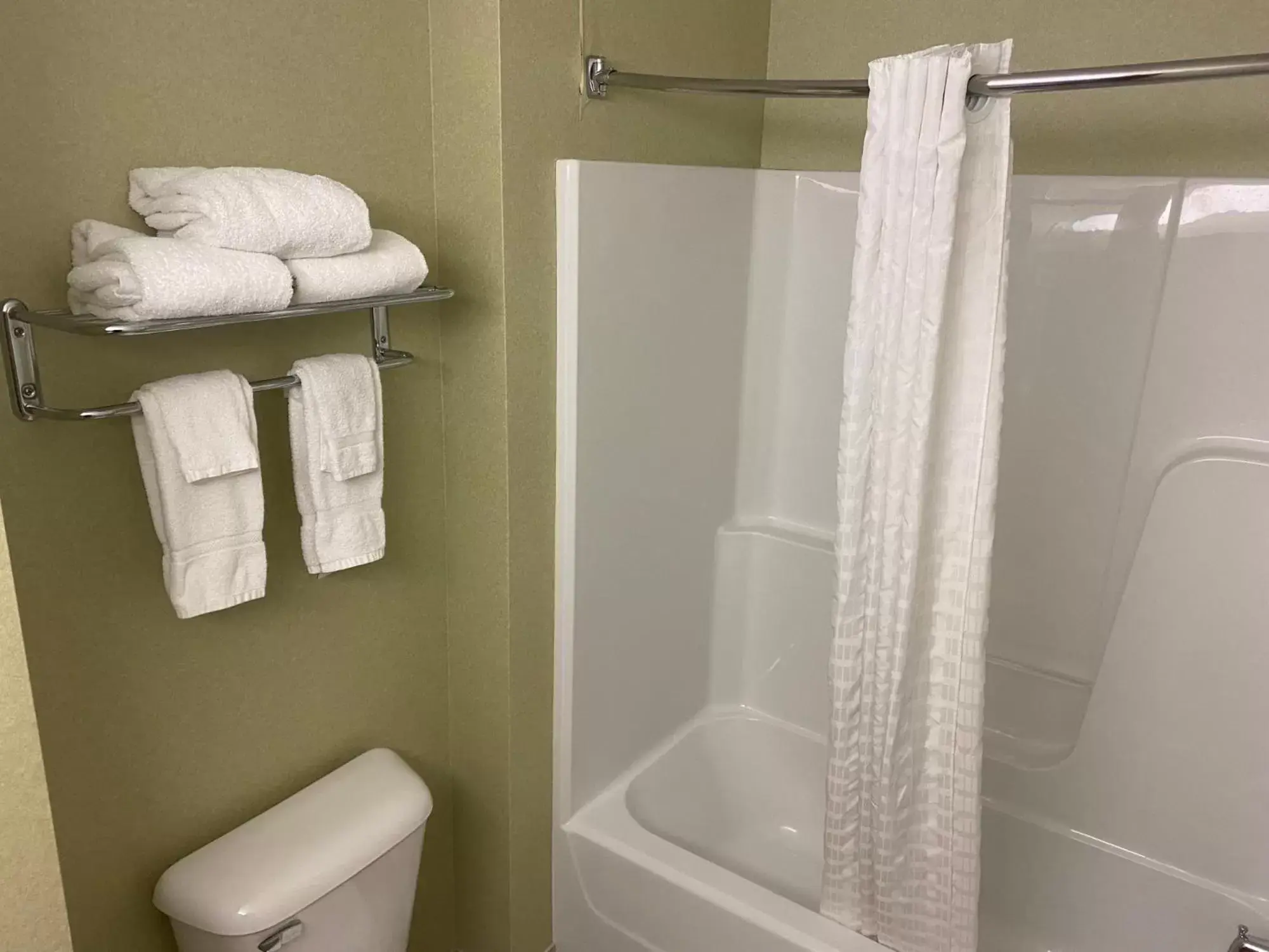 Bathroom in White River Inn & Suites