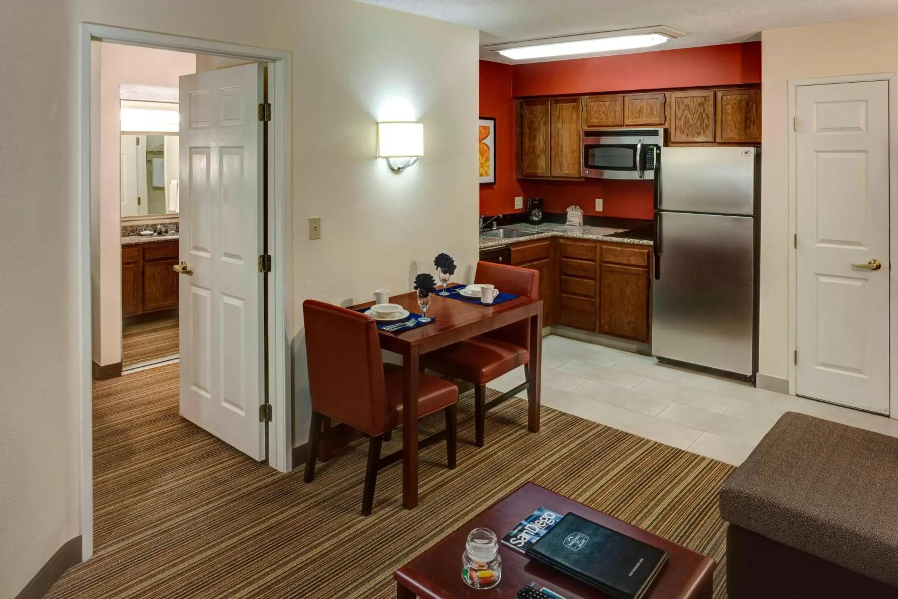Bedroom, Kitchen/Kitchenette in Residence Inn by Marriott San Diego Downtown