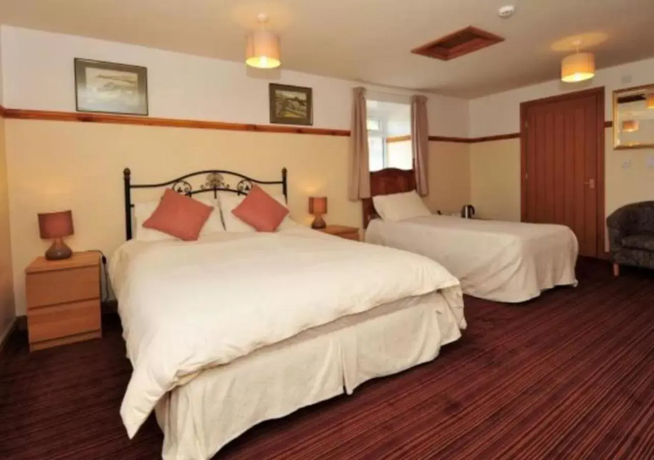 Bedroom, Bed in Chevin End Guest House