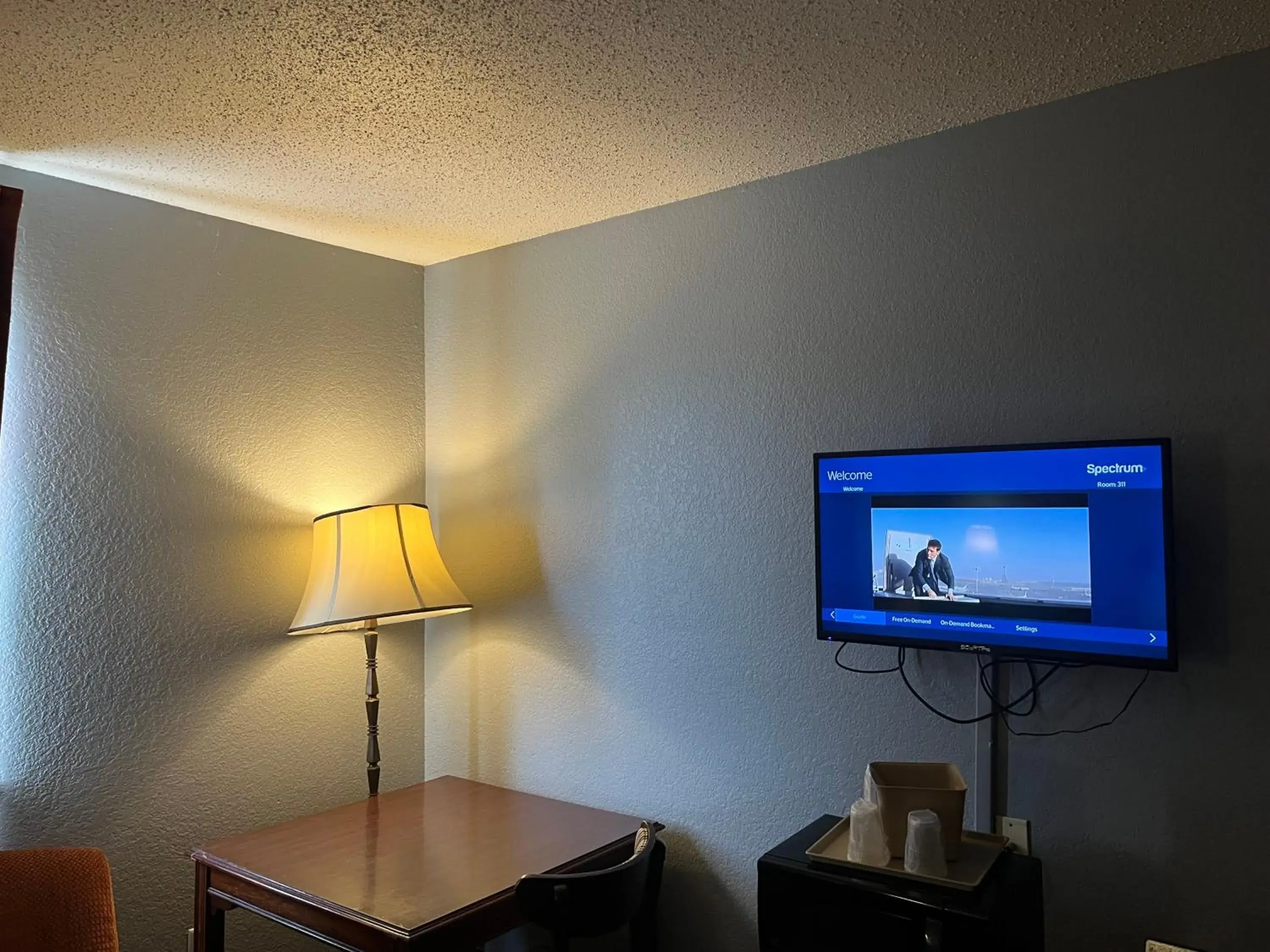 TV and multimedia, TV/Entertainment Center in Rodeway Inn