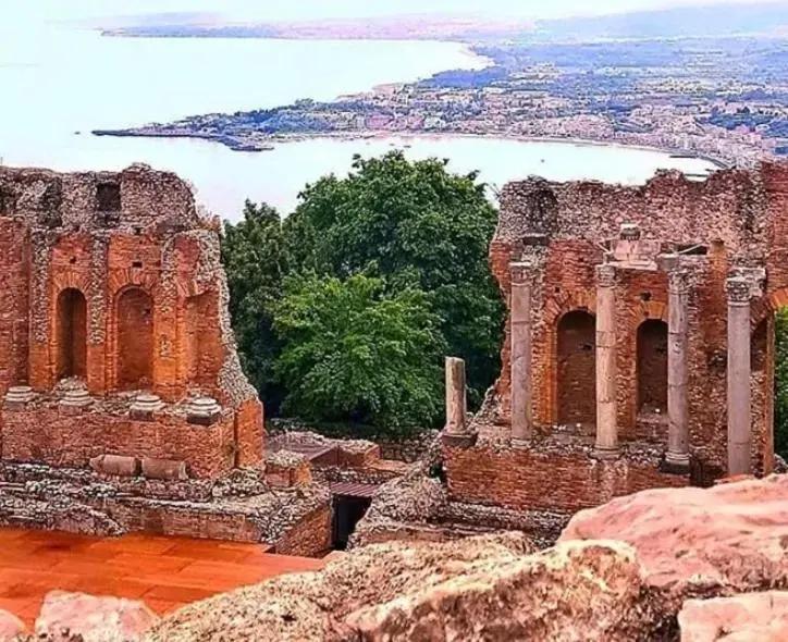 Natural landscape in National Gallery Taormina B&B