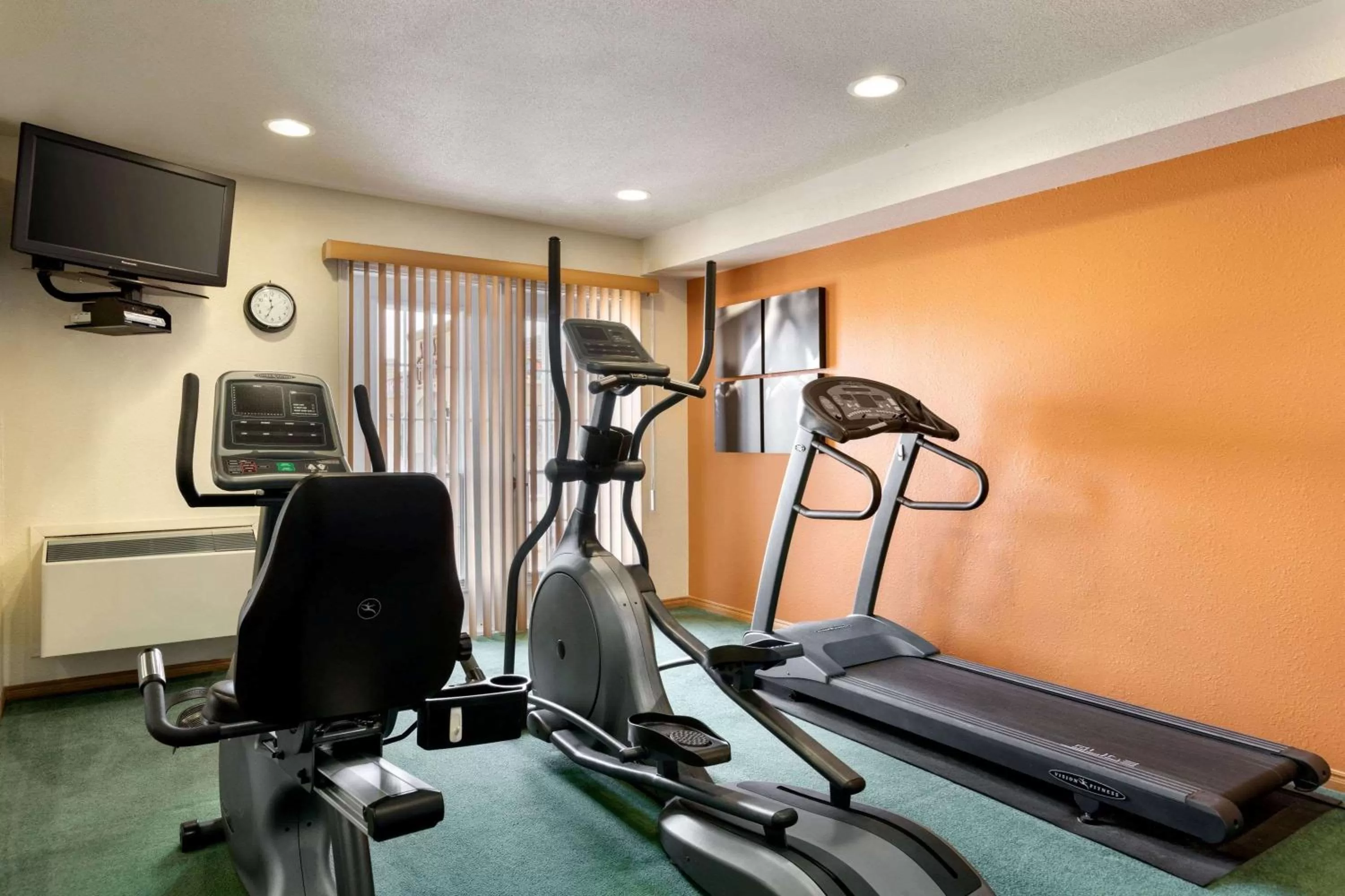 Fitness centre/facilities in Travelodge Suites by Wyndham New Glasgow