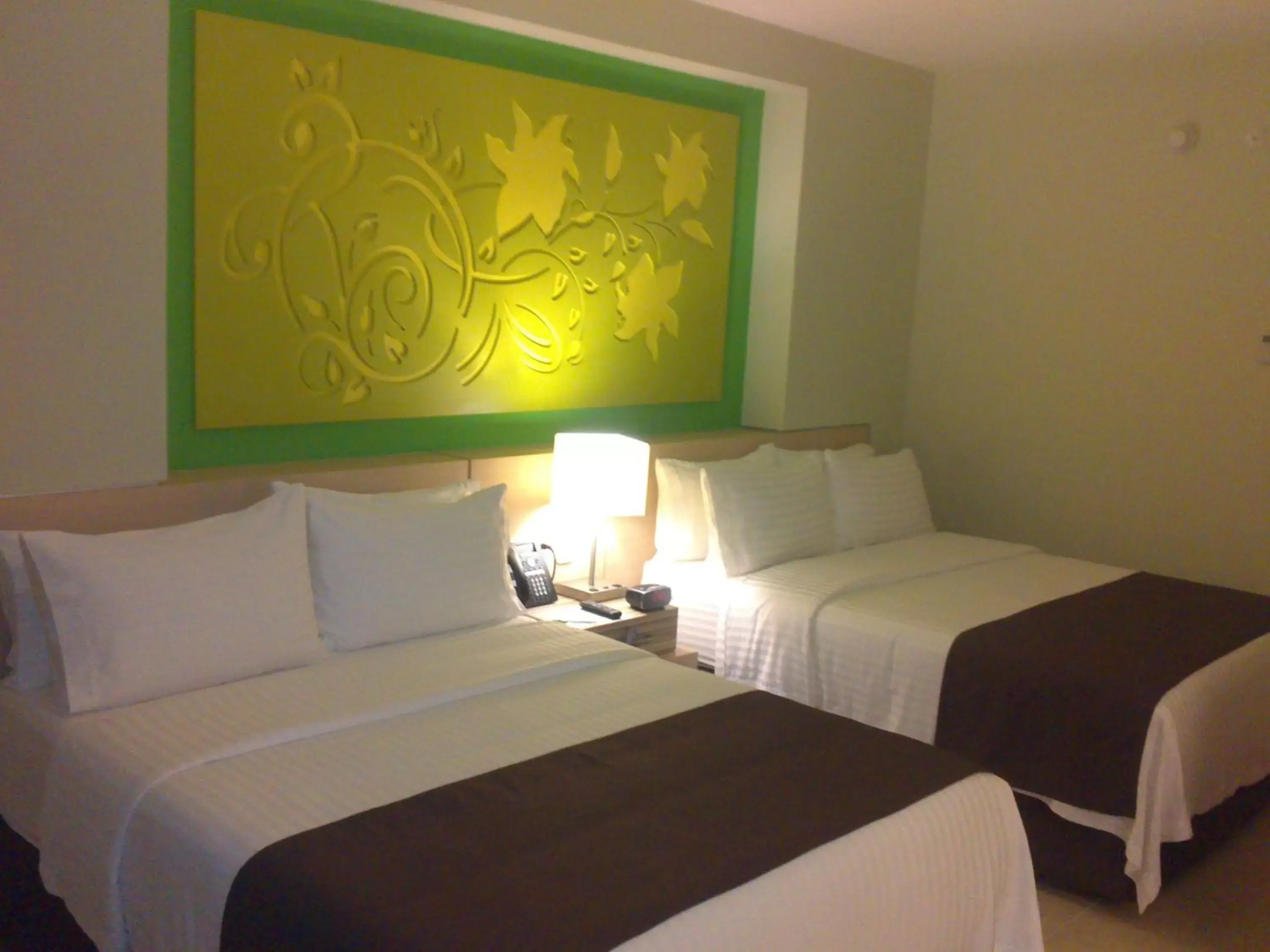 Bathroom, Bed in Holiday Inn Coatzacoalcos, an IHG Hotel