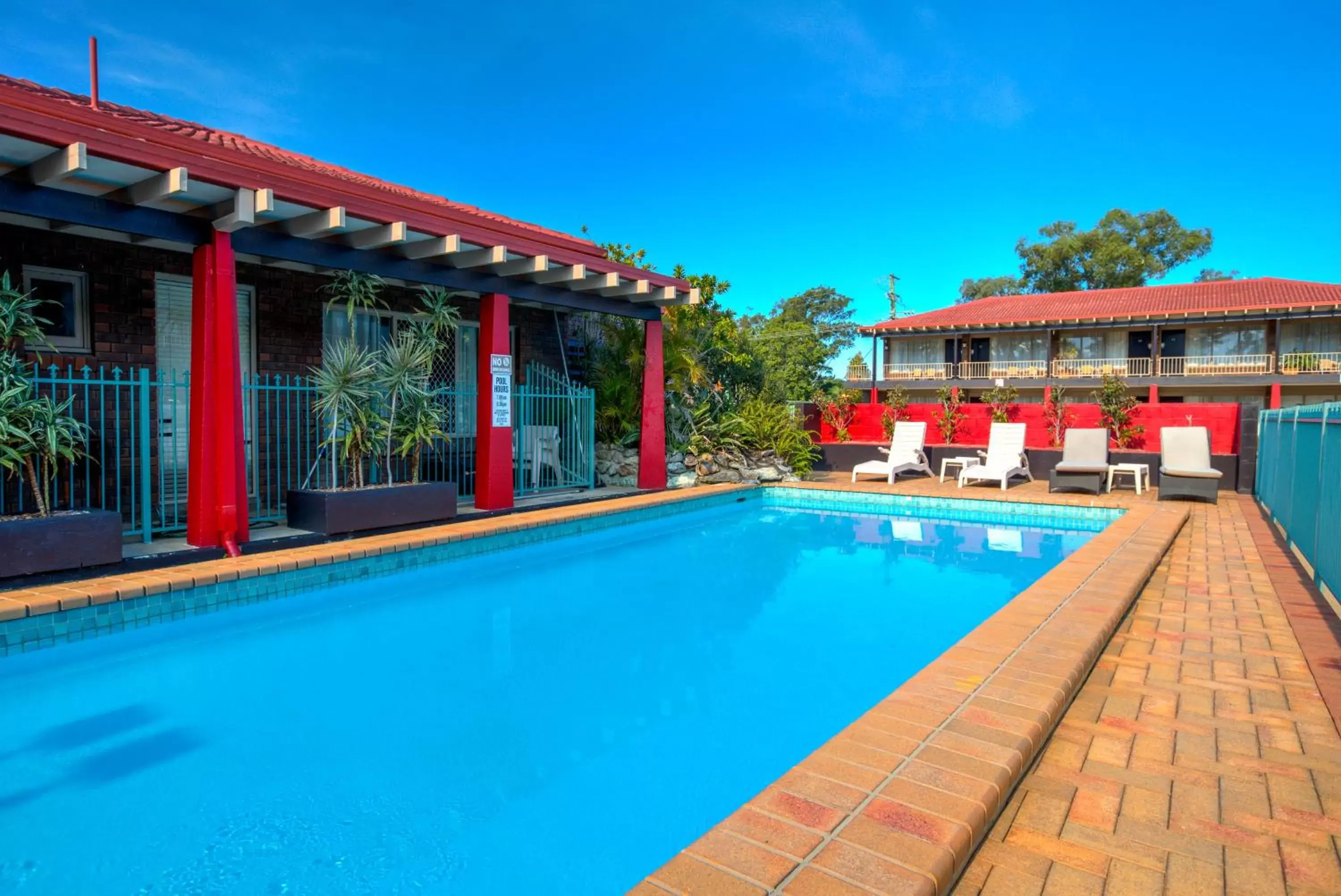 Swimming Pool in Best Western Zebra Motel