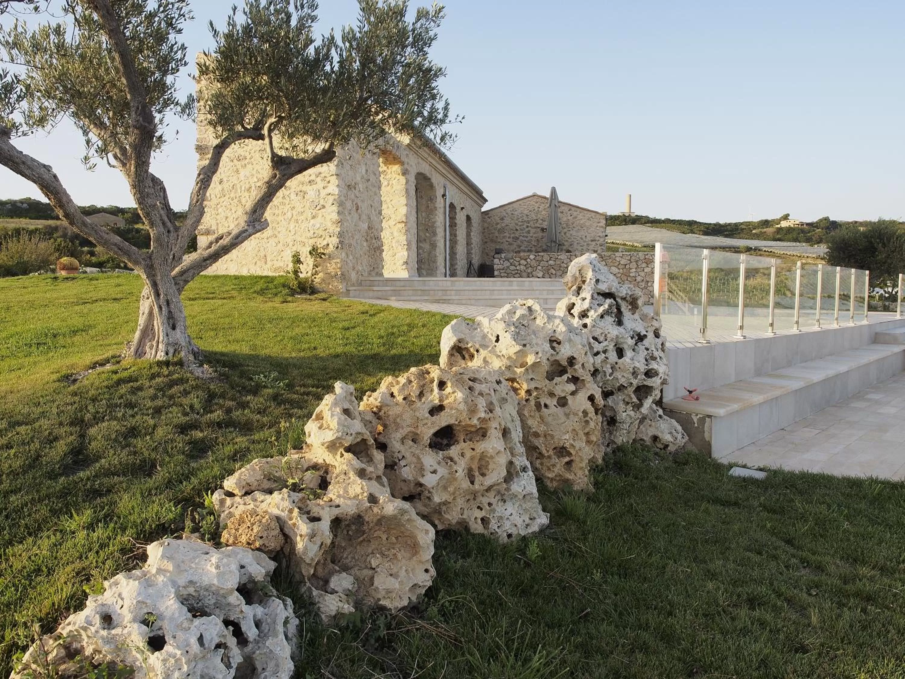 Garden in La Foresteria di Golden Grapes