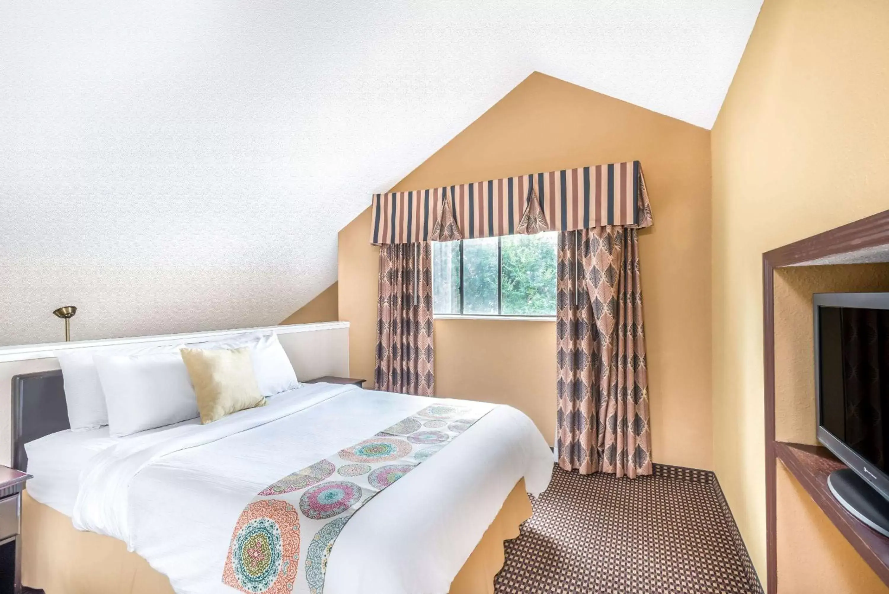 Photo of the whole room, Bed in Hawthorn Extended Stay by Wyndham Dayton Photo of the whole room, Bed in Hawthorn Extended Stay by Wyndham Dayton