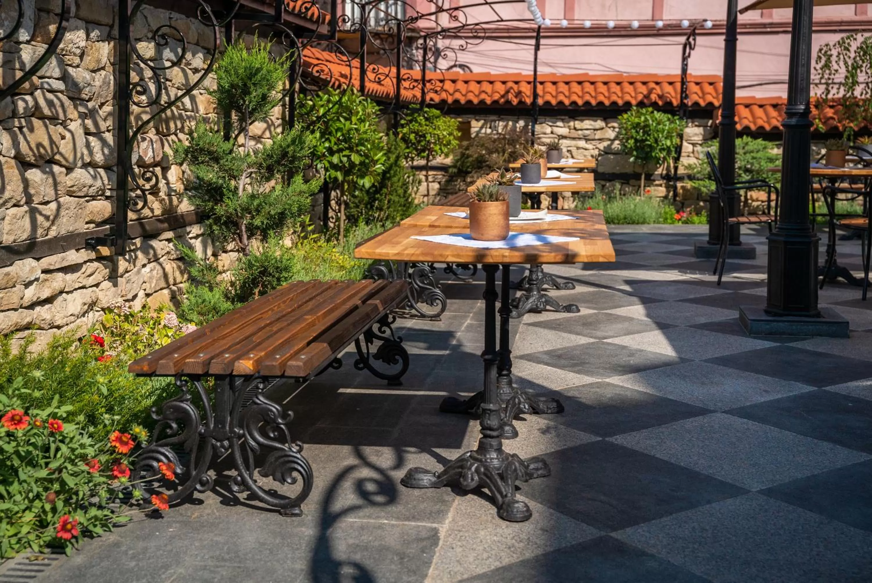 Garden in Bey House Royal Hotel