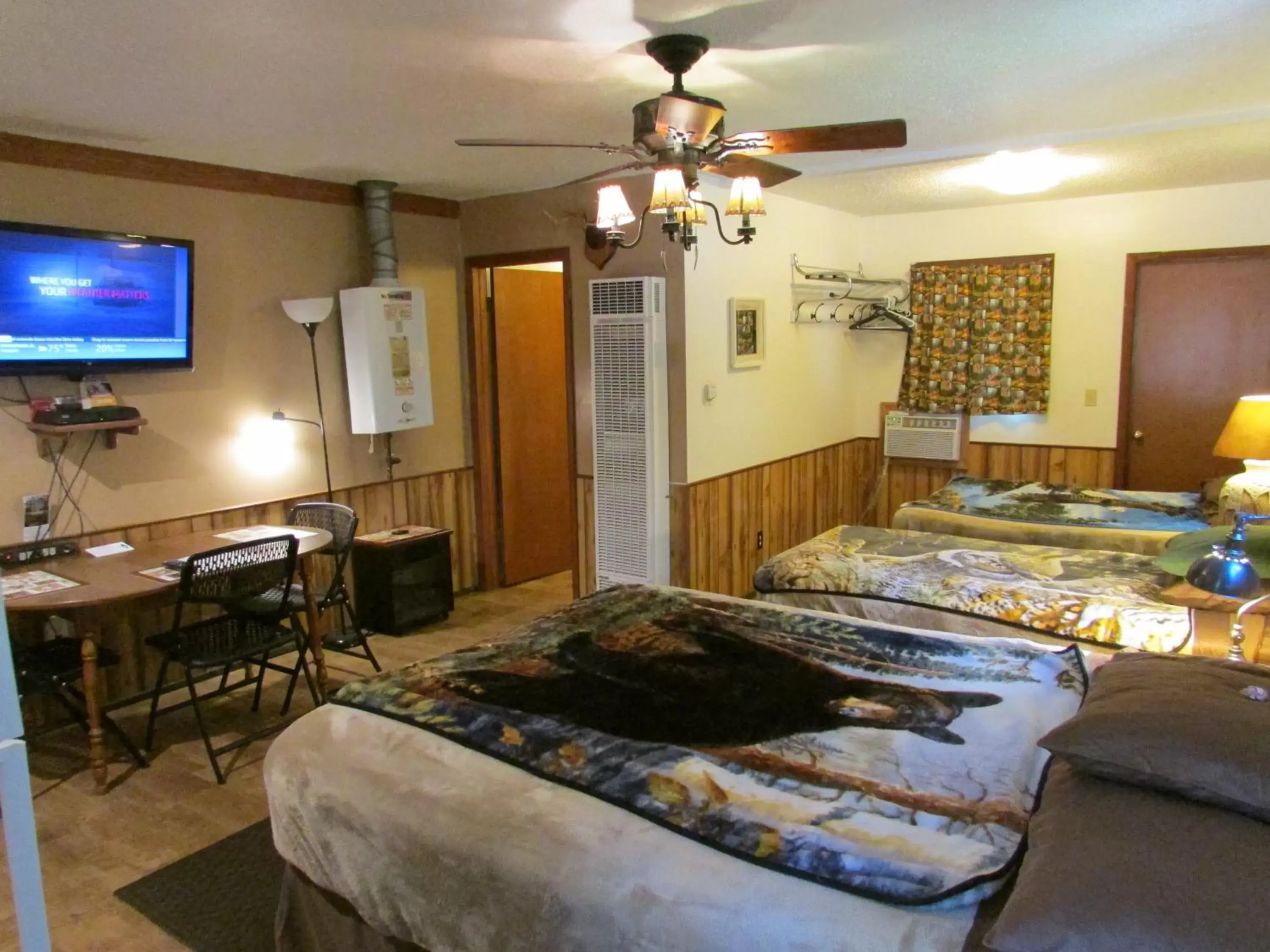 Room Photo in Best Bear Lodge