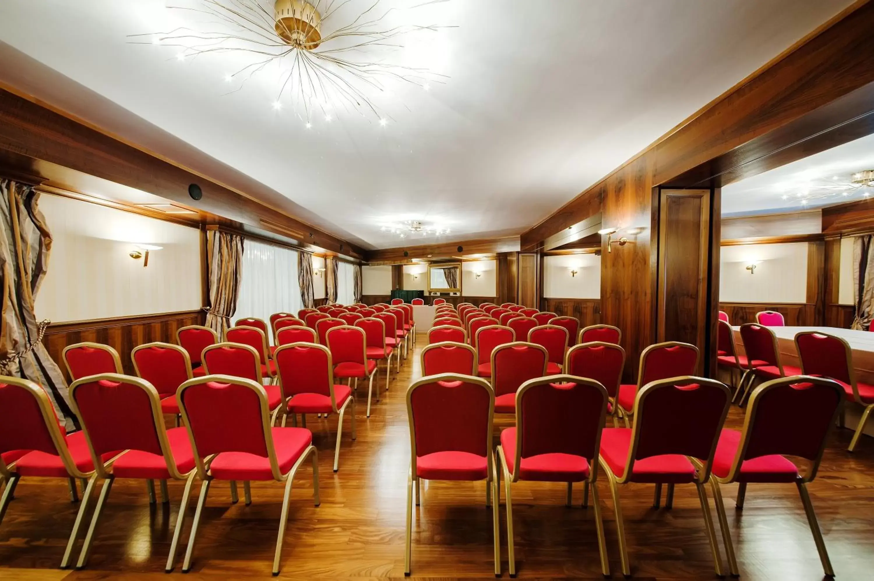 Business facilities in Hotel Villa Traiano