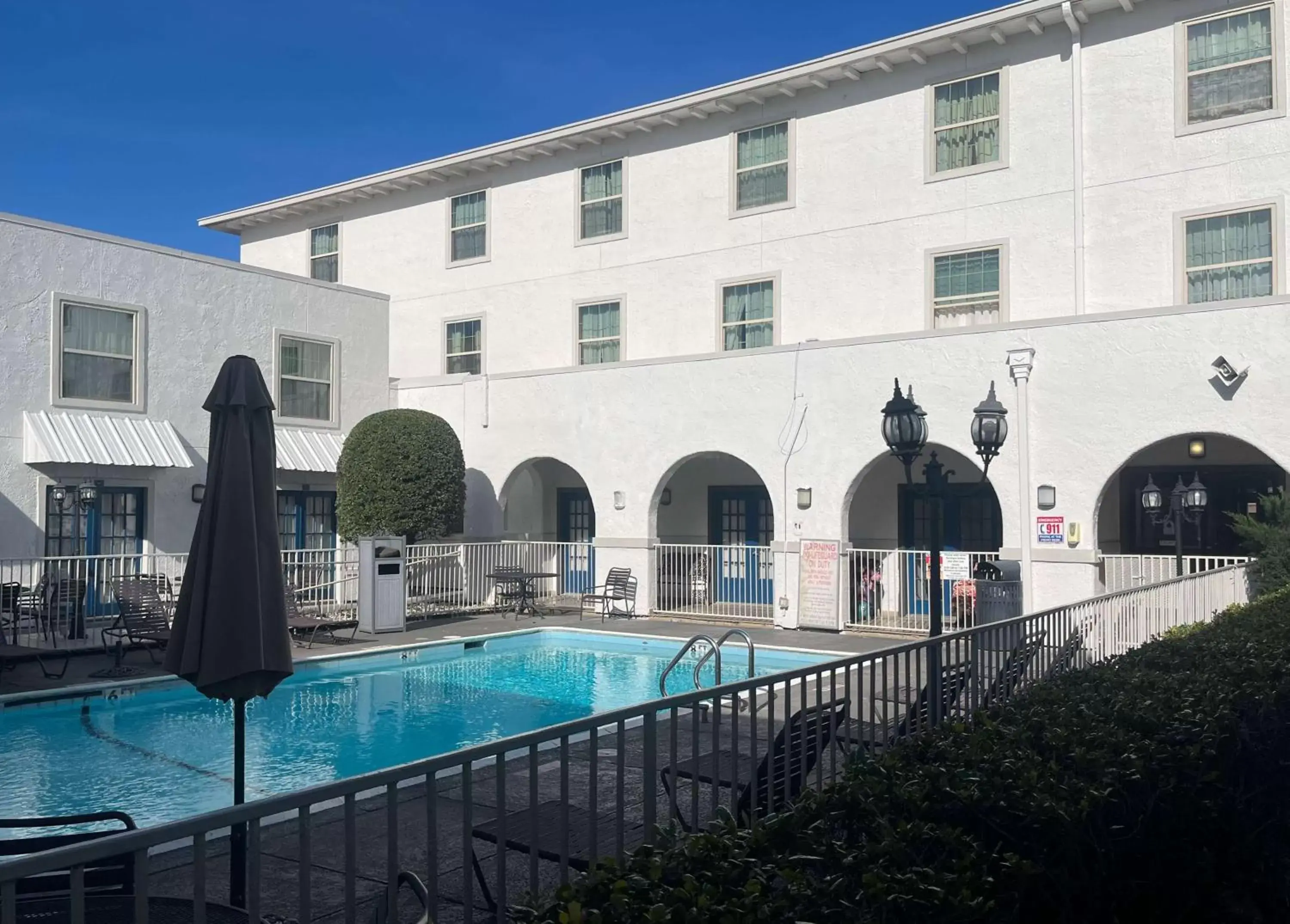 Pool view, Property Building in Motel 6 Dallas TX Downtown
