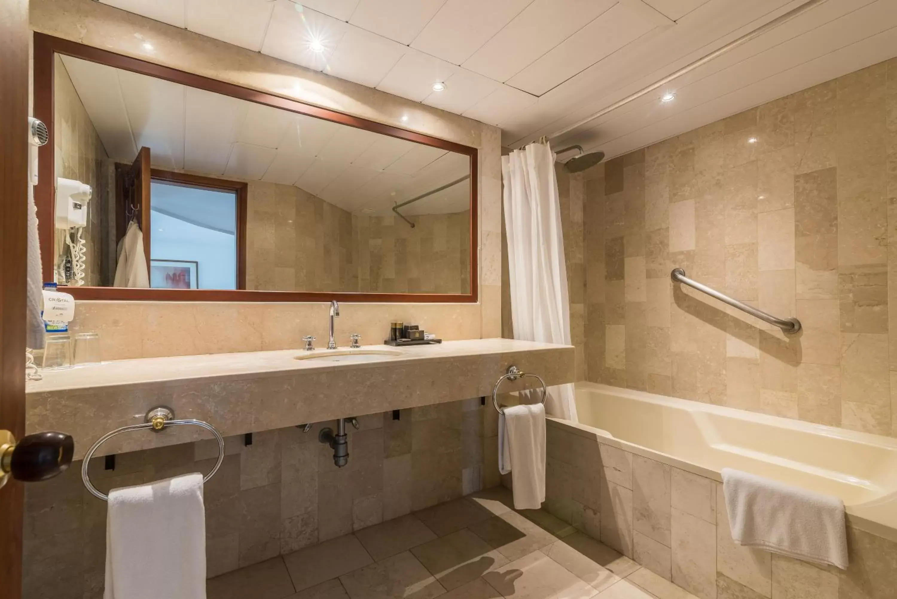 Bathroom in Hotel Caribe by Faranda Grand, a member of Radisson Individuals