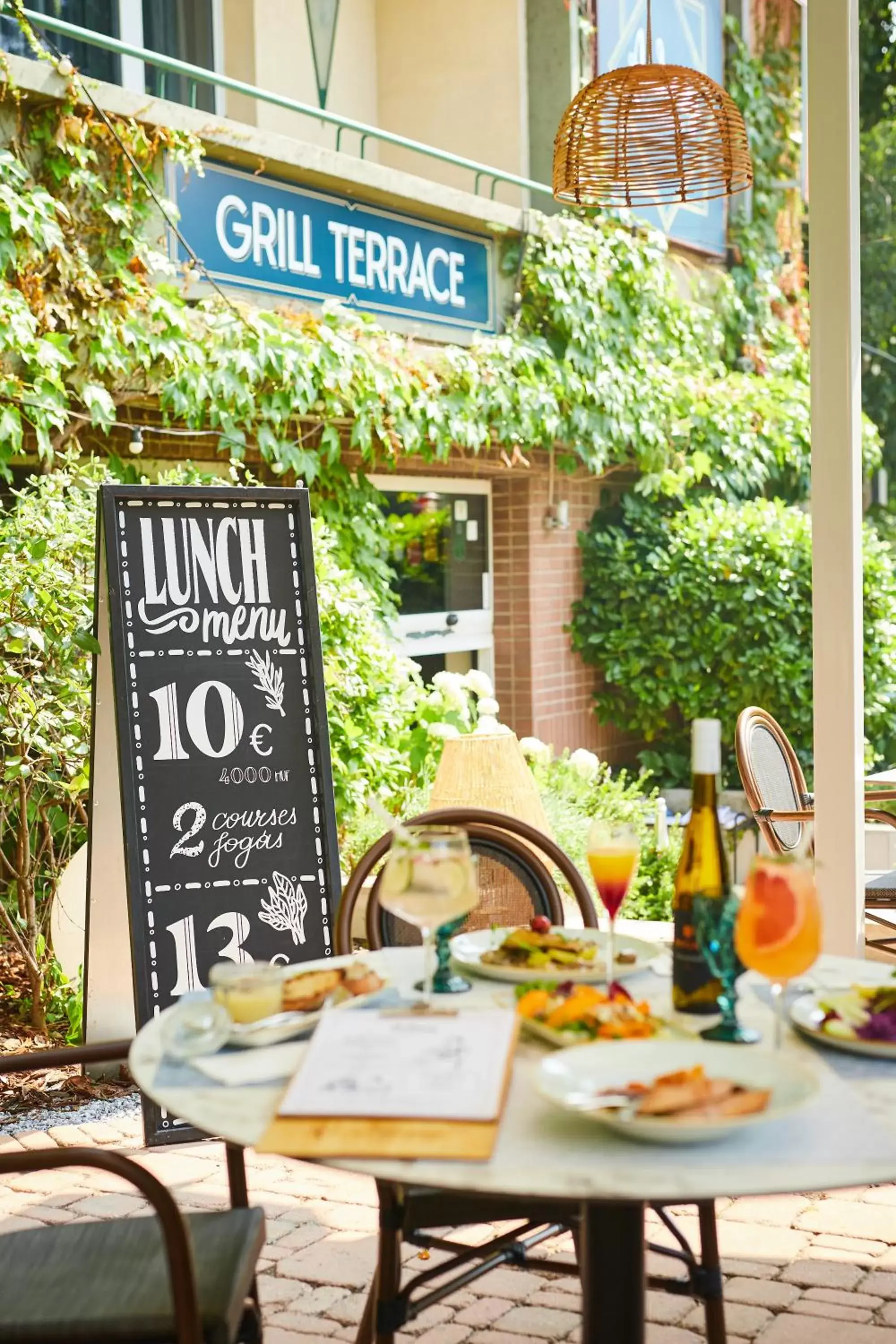 Restaurant/places to eat in Mamaison Hotel Andrassy Budapest Restaurant/places to eat in Mamaison Hotel Andrassy Budapest