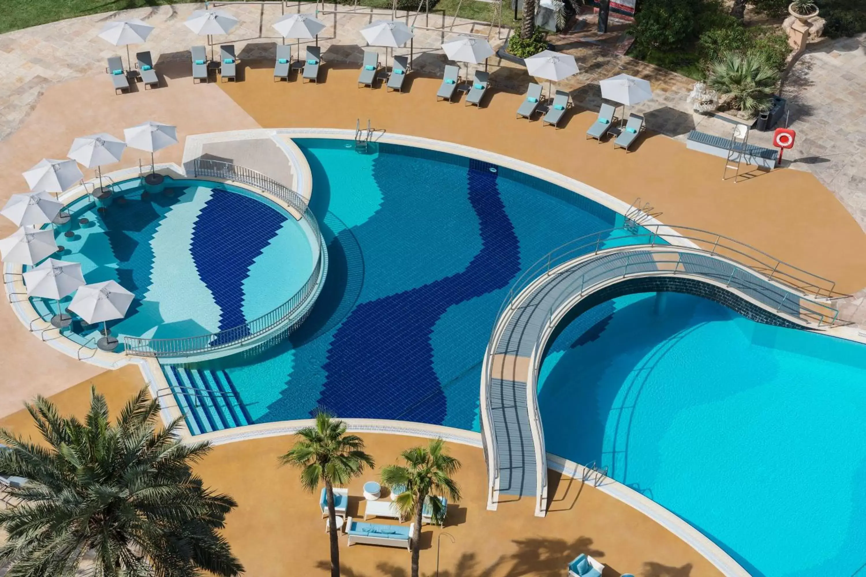 Swimming pool, Pool View in Le Royal Meridien Beach Resort & Spa Dubai