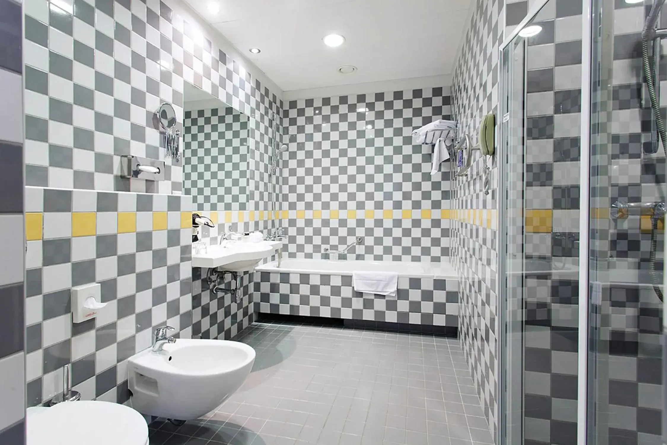 Shower, Bathroom in Daugirdas Old City Hotel