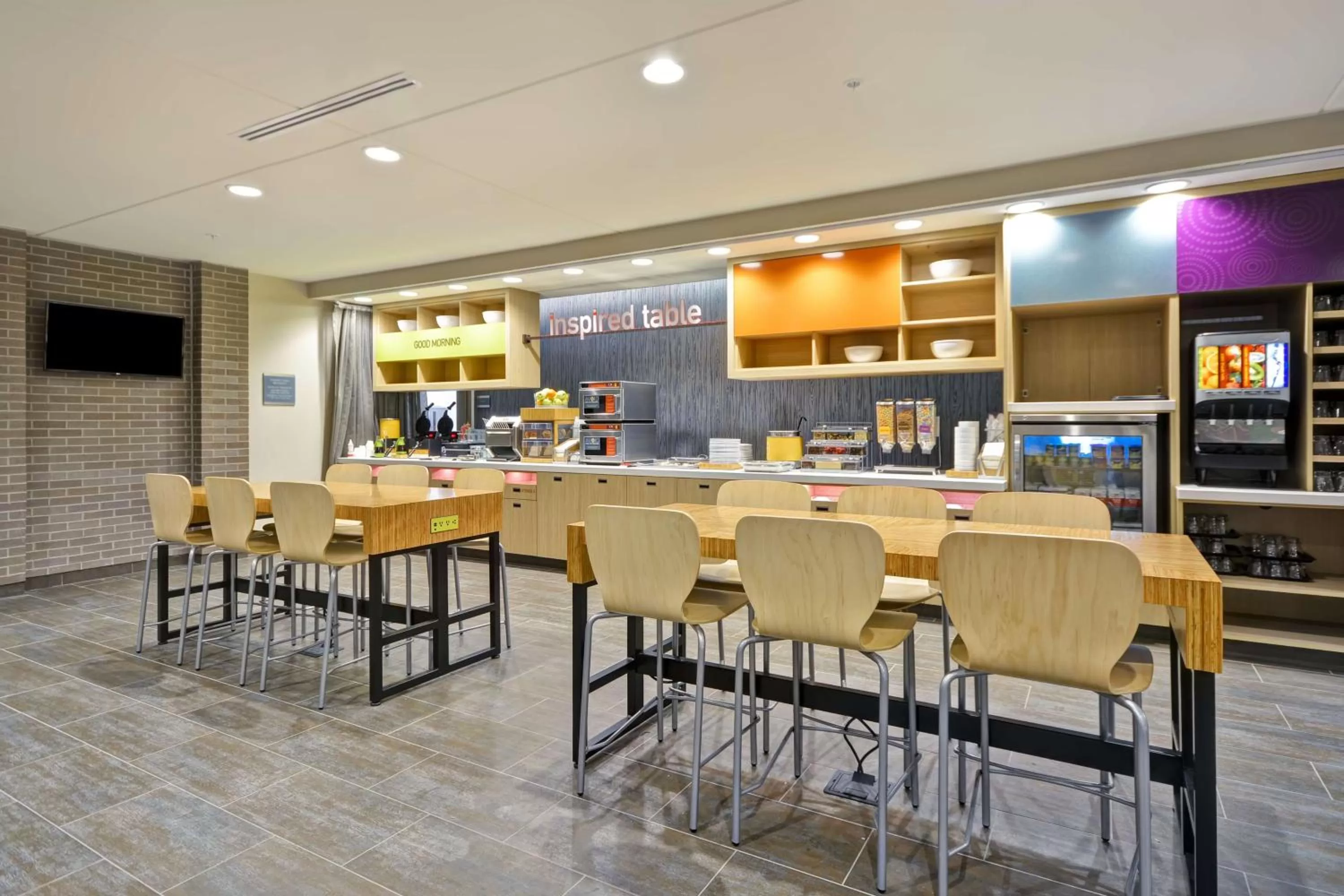 Dining area in Home2 Suites by Hilton Kansas City KU Medical Center