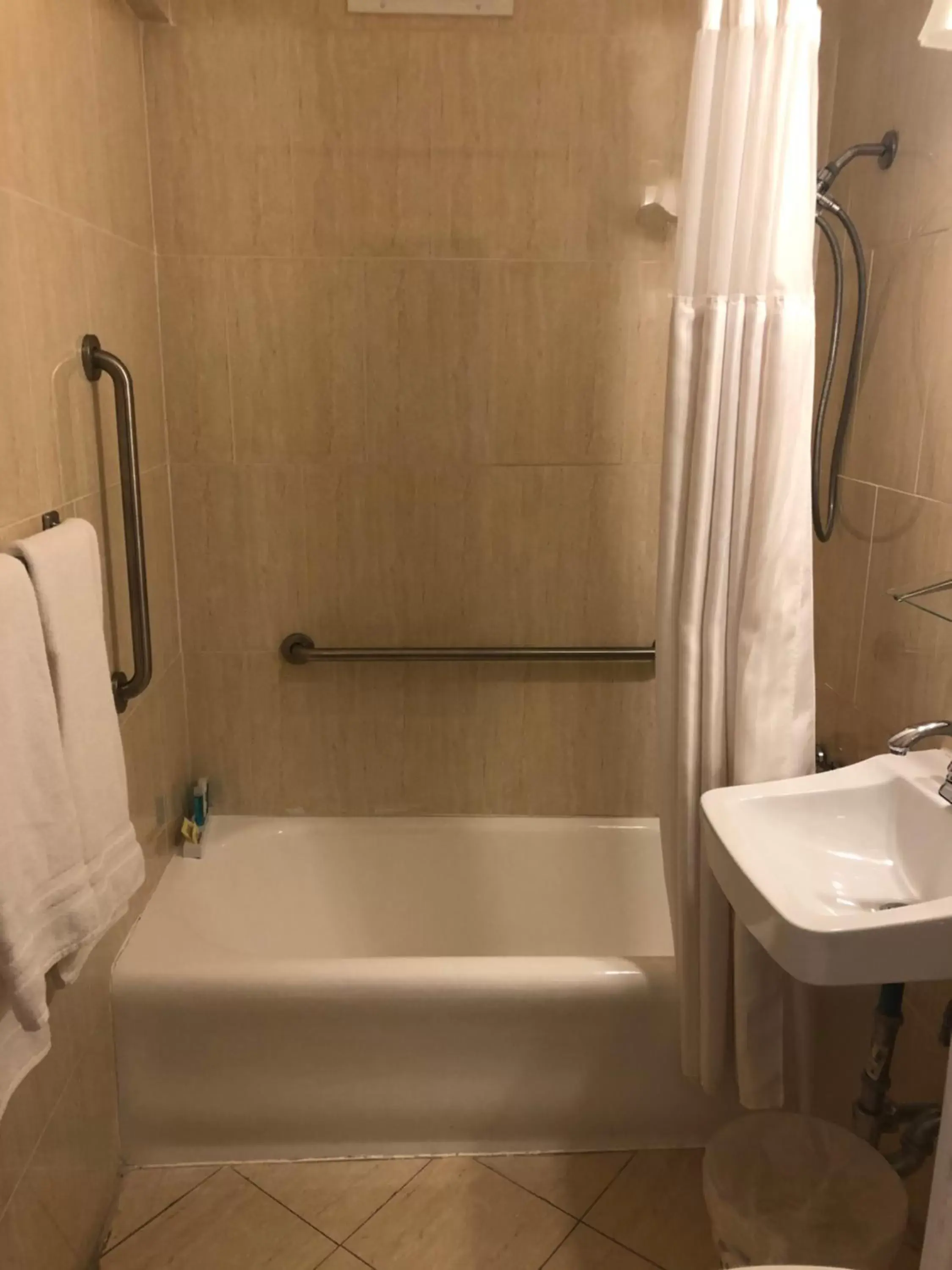 Bathroom in Long Beach Hotel
