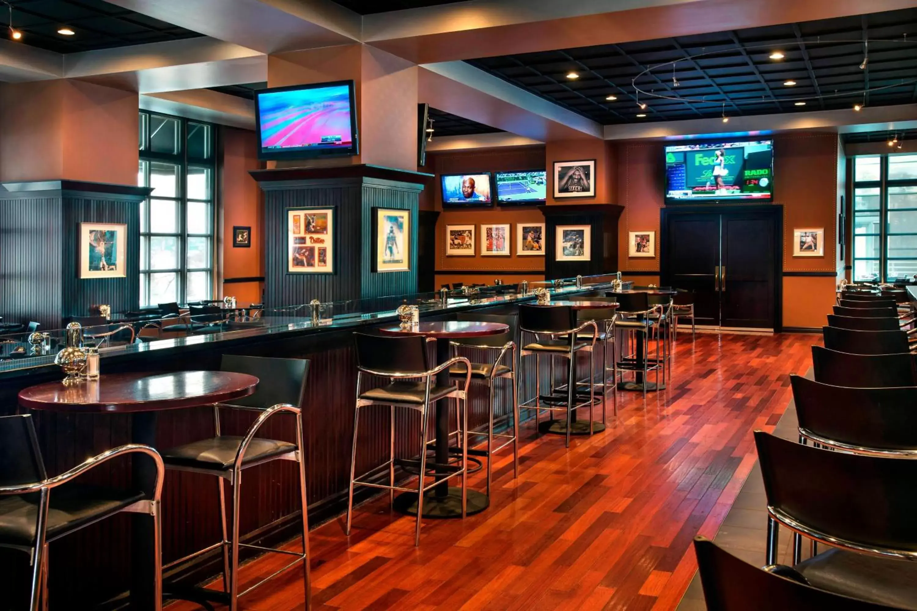 Restaurant/places to eat, Lounge/Bar in Marriott Philadelphia West