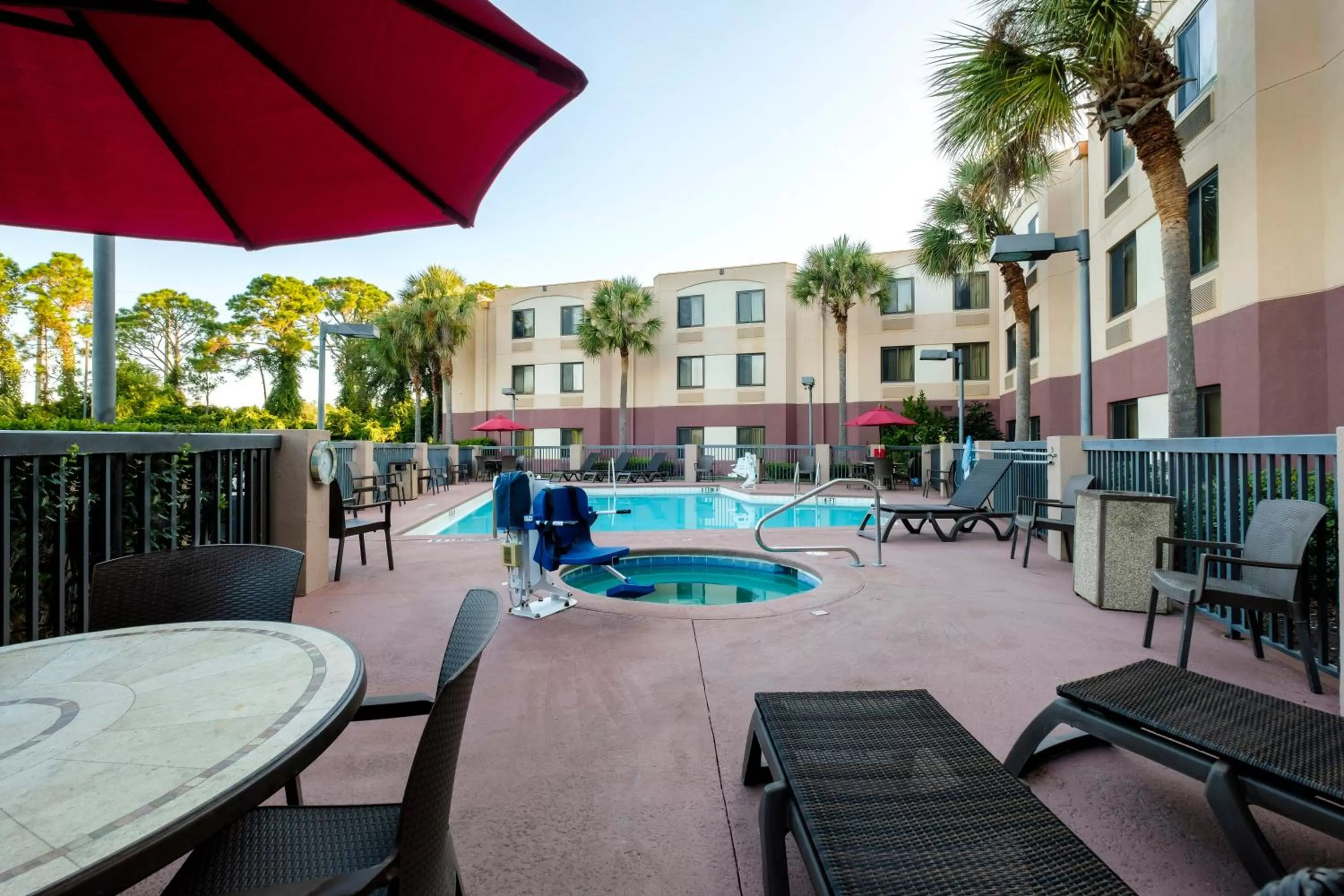 Swimming pool in Red Roof Inn PLUS+ Palm Coast