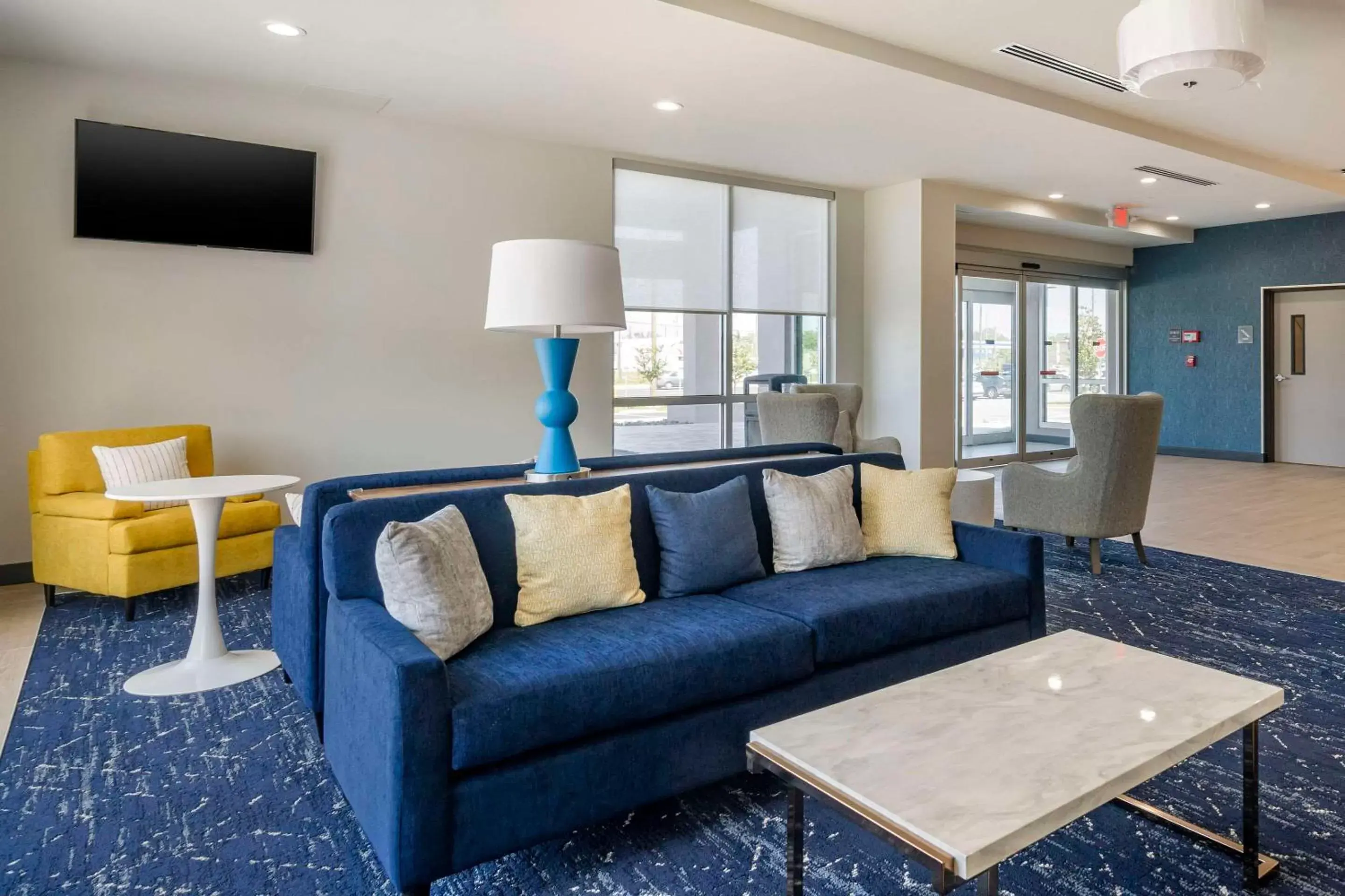 Lobby or reception, Seating Area in Comfort Inn & Suites New Port Richey Downtown District