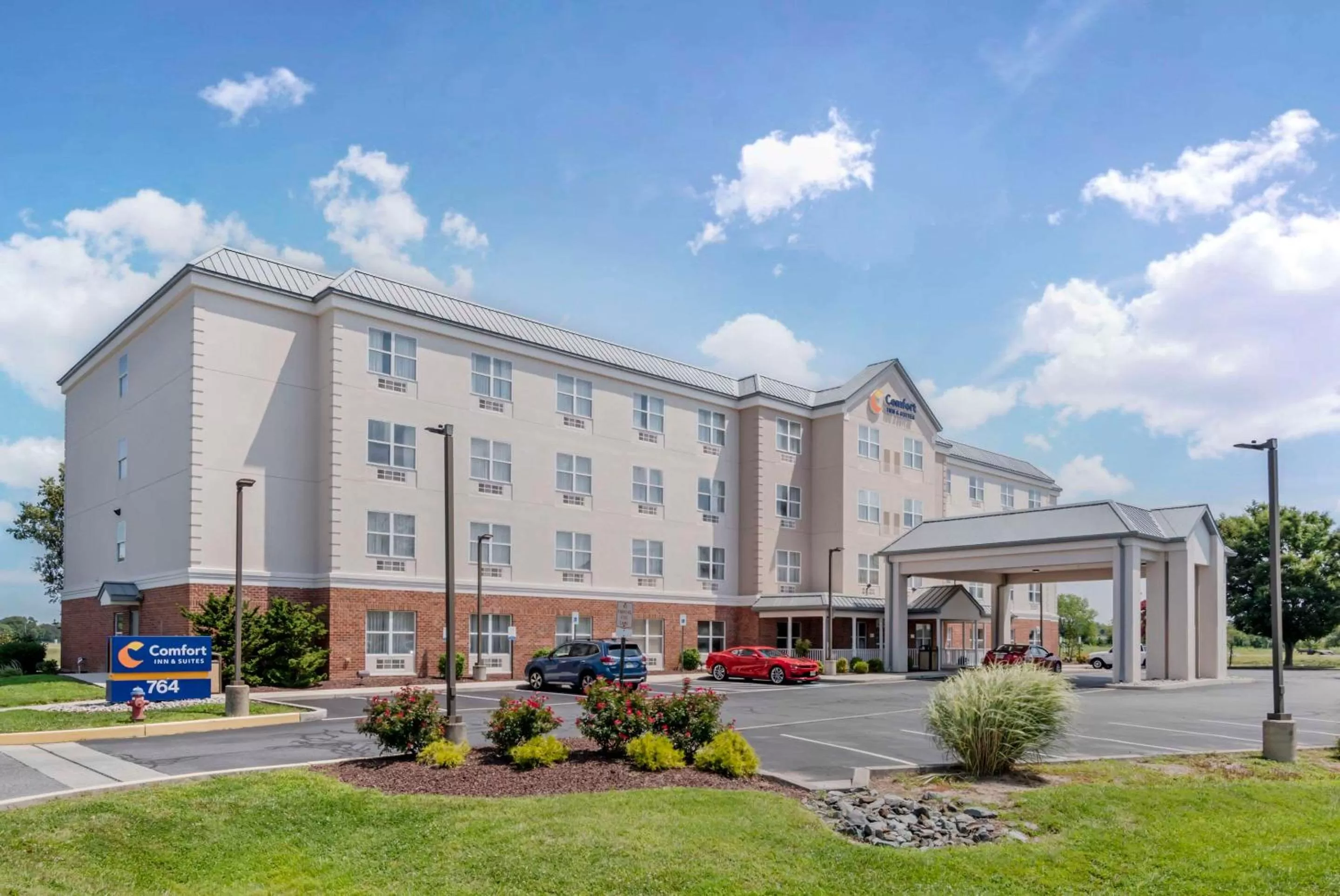 Comfort Inn & Suites Dover near Speedway