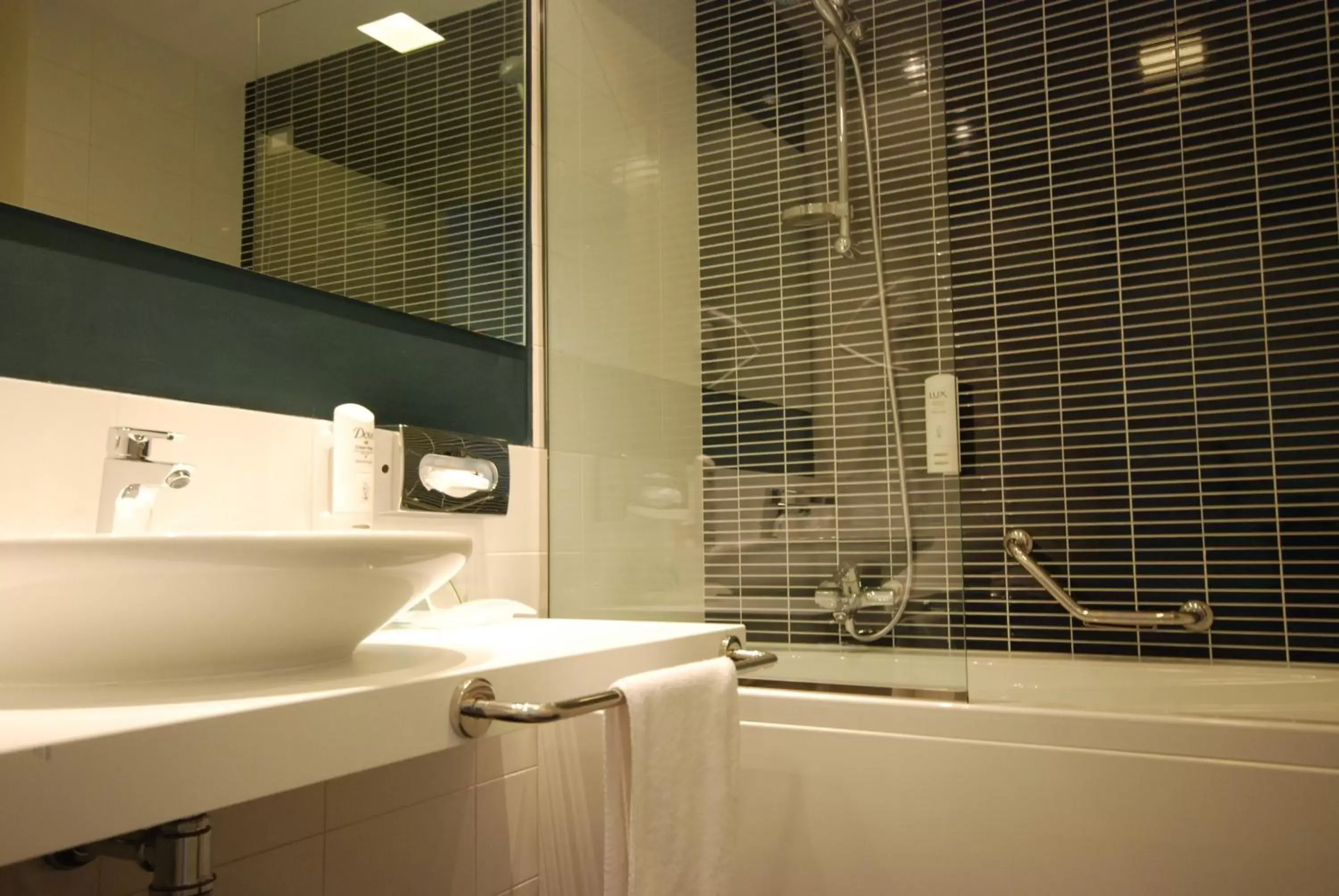 Bathroom in Holiday Inn Milan Nord Zara, an IHG Hotel