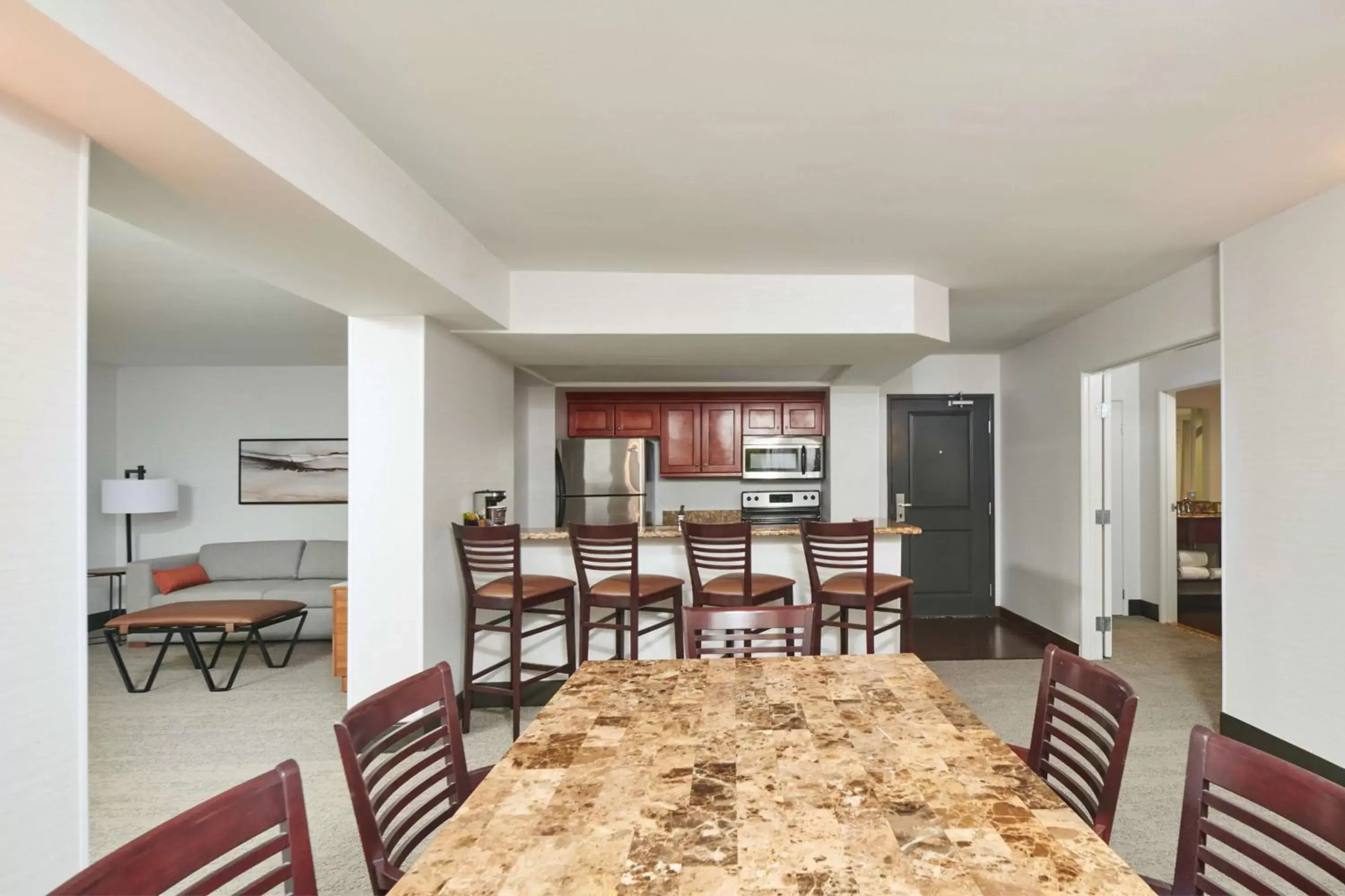 Living room, Dining Area in Doubletree By Hilton Fullerton